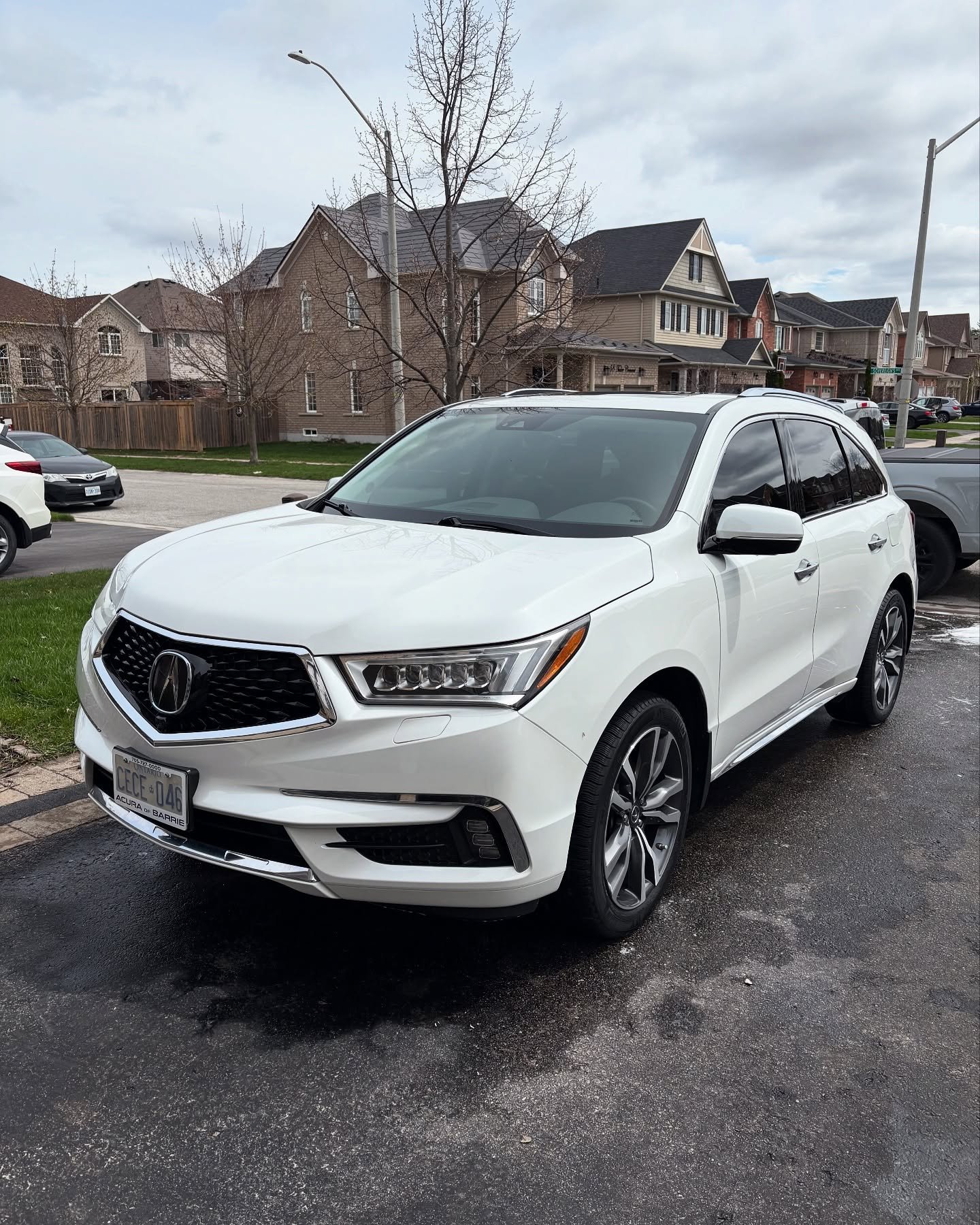 Acura MDX was taken care of at our clients location, it received our Full Interior &amp; Exterior Detail to give it that new car feel again ✨