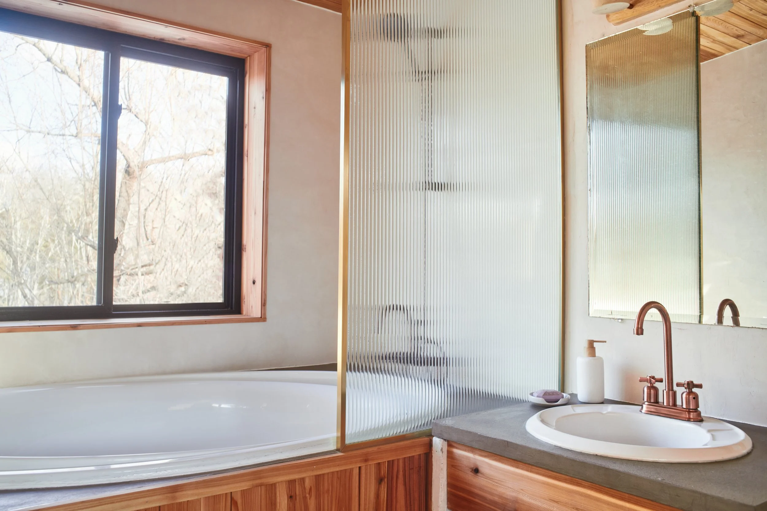 AdamTDeen_05_Bathroom_v2_560.jpg