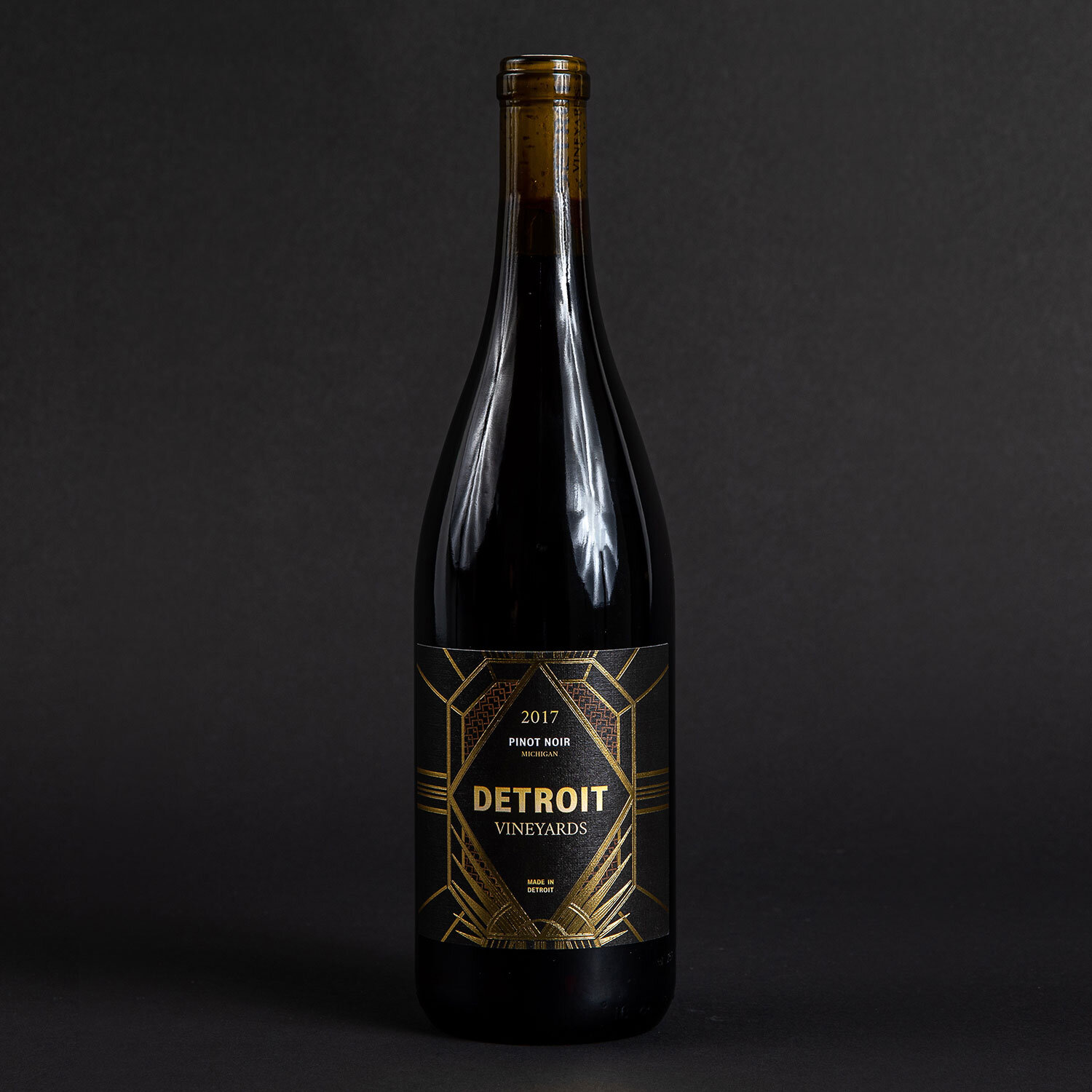 2017_PinotNoir_Shot.jpg