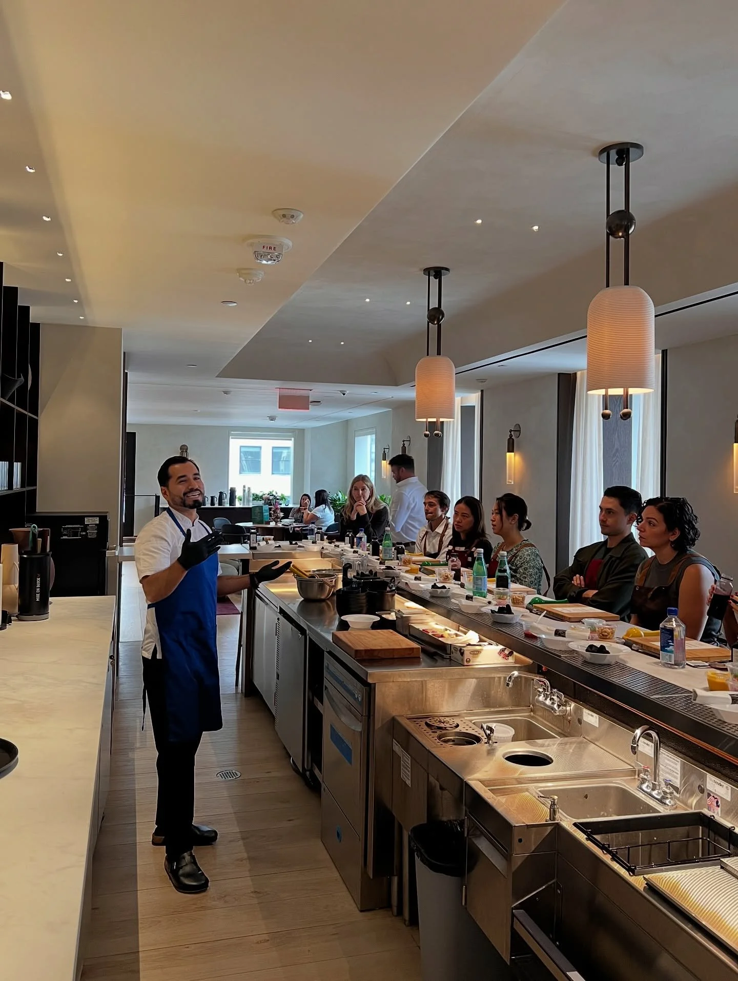 Compartiendo mucho m&aacute;s que comida&hellip;
Compartiendo cultura.
Compartiendo ra&iacute;ces.
Compartiendo memorias.

Porque crear recuerdos a trav&eacute;s de la comida es m&aacute;s que una receta.
Es compartir historias, sabores y or&iacute;g