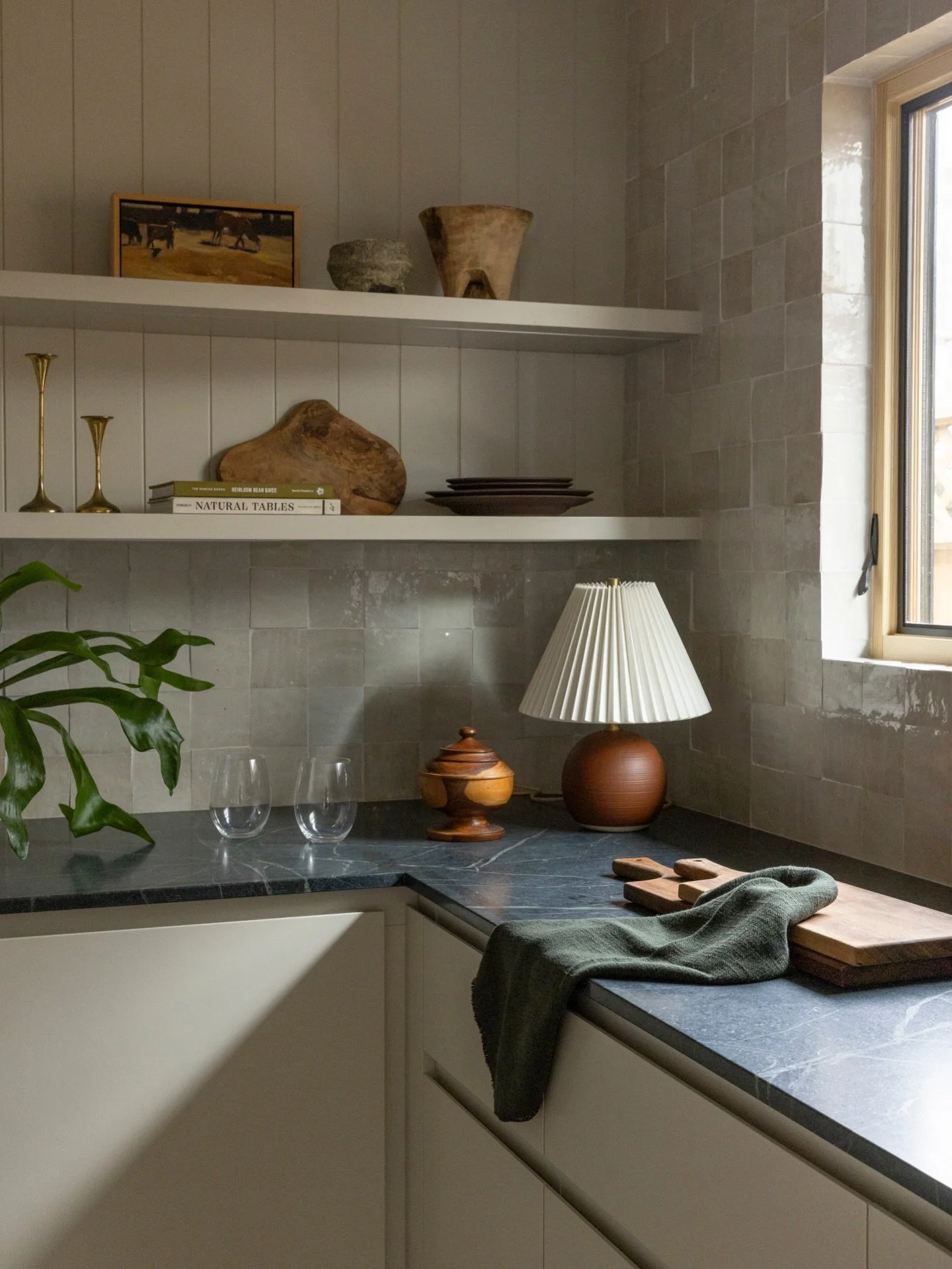 More than meets the eye 🤍 (a new series)

Starting with this butler&rsquo;s pantry. A hidden grocery door sits behind the cabinetry, opening straight from the garage to make unloading effortless.

Details like this are why our clients love us&mdash;