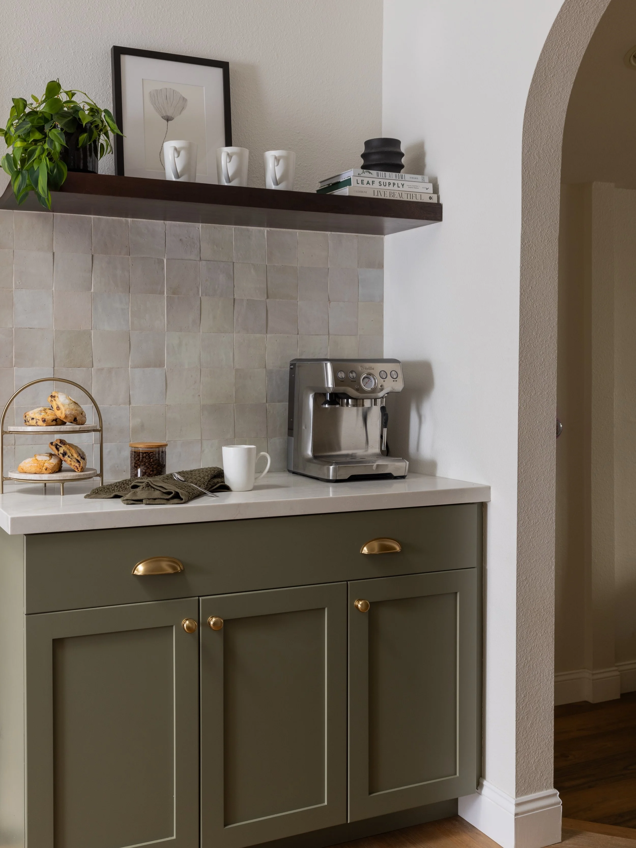 &ldquo;Tear it all down.&rdquo; That was the brief for this kitchen renovation. Well, almost everything. Can you guess the one feature we saved? 

The arch stayed. But it had to move. The original kitchen cut the house in half instead of connecting i