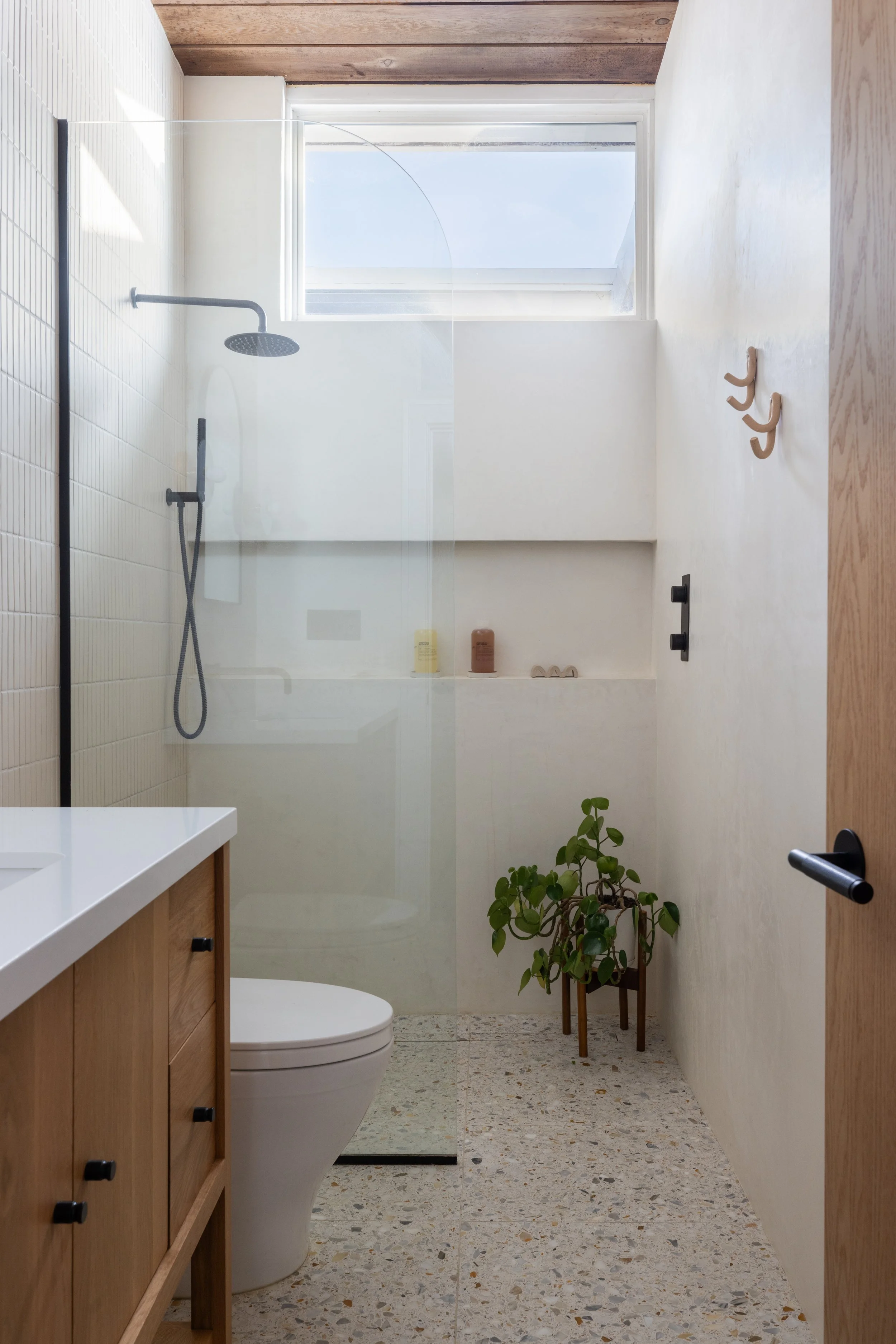 Bathroom profile with vanity and shower