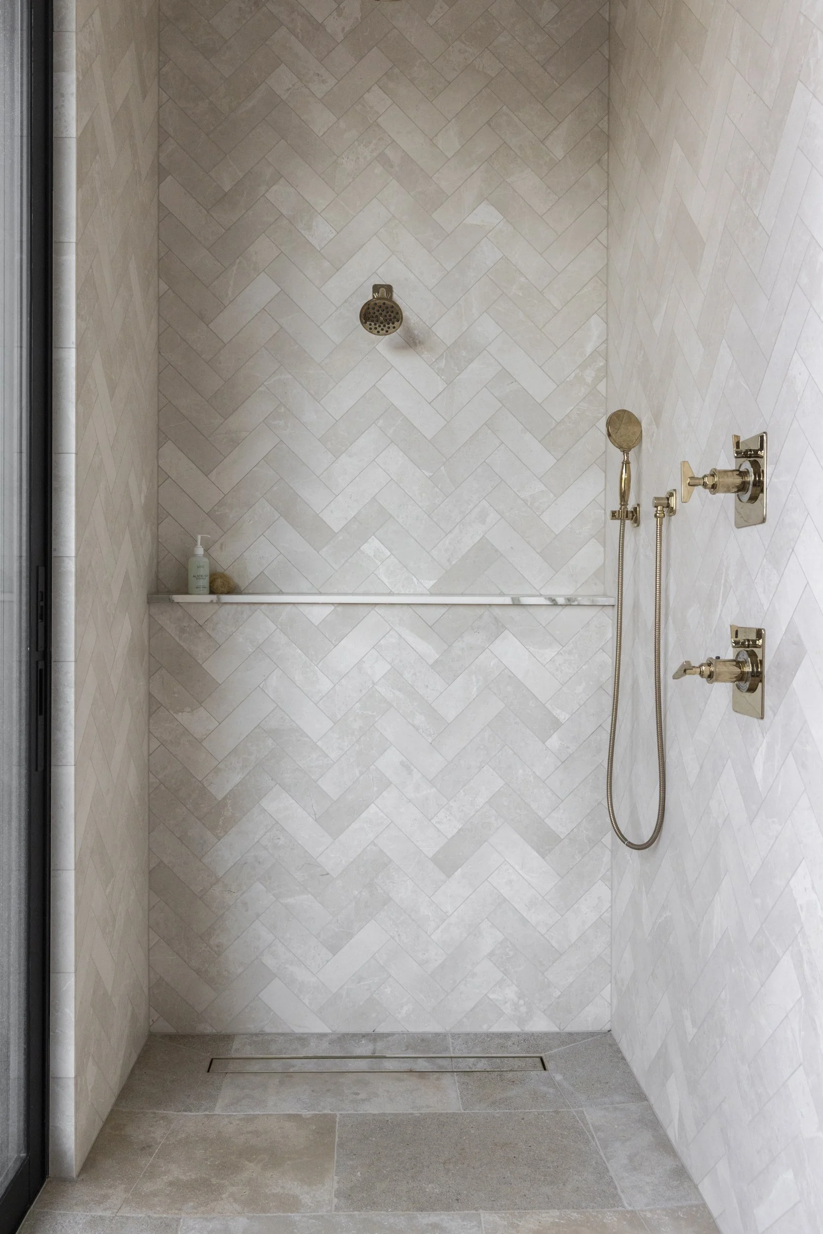 Walk in steam shower