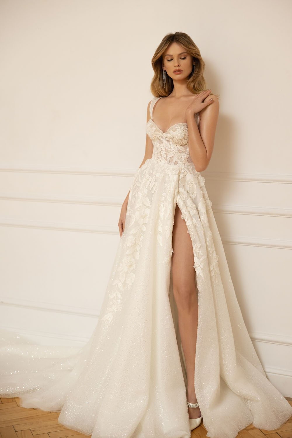 The_Bridal_Curator_Eva_Lendel_Eclipse_1_min.jpg