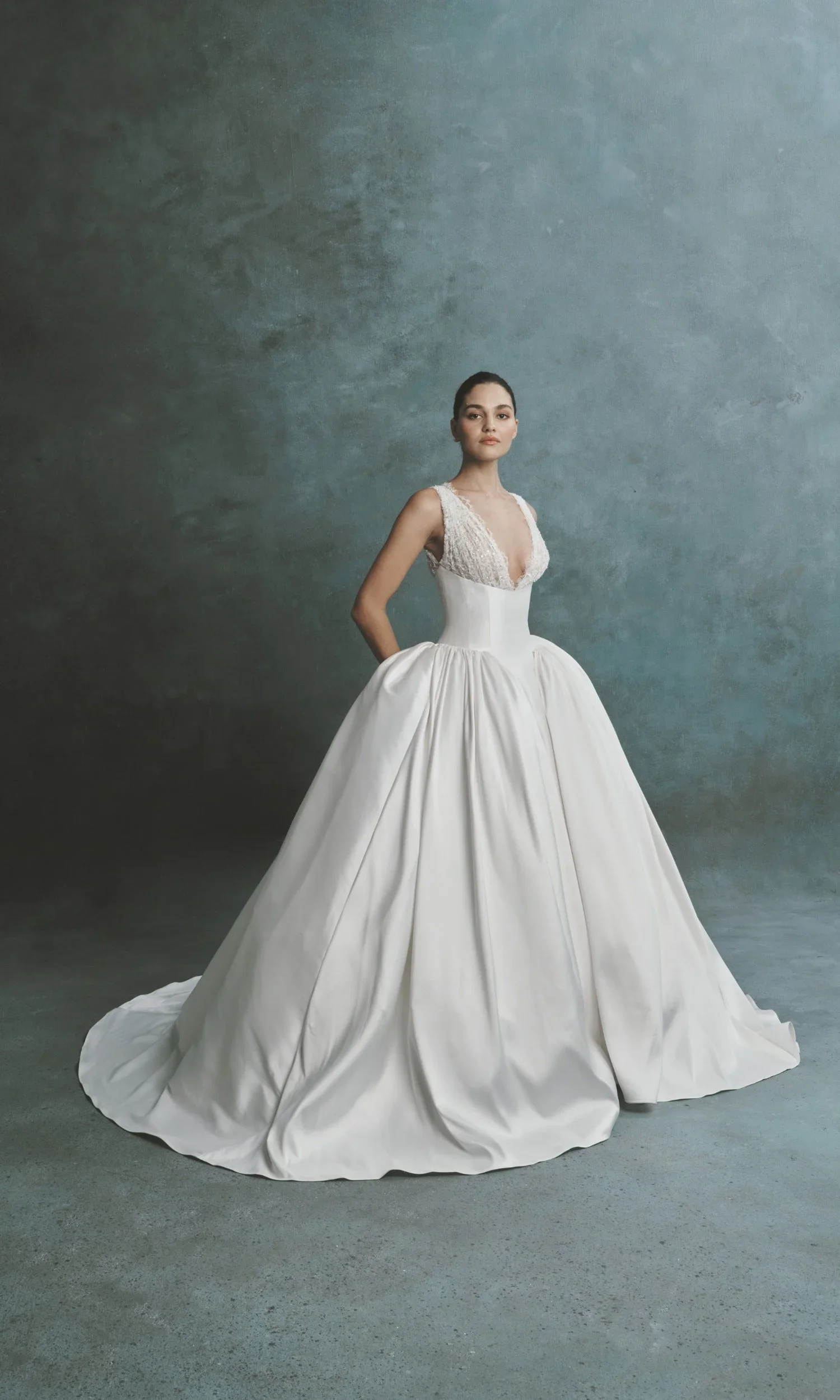 The_Bridal_Curator_Senstudio_SE123_1.jpg.webp