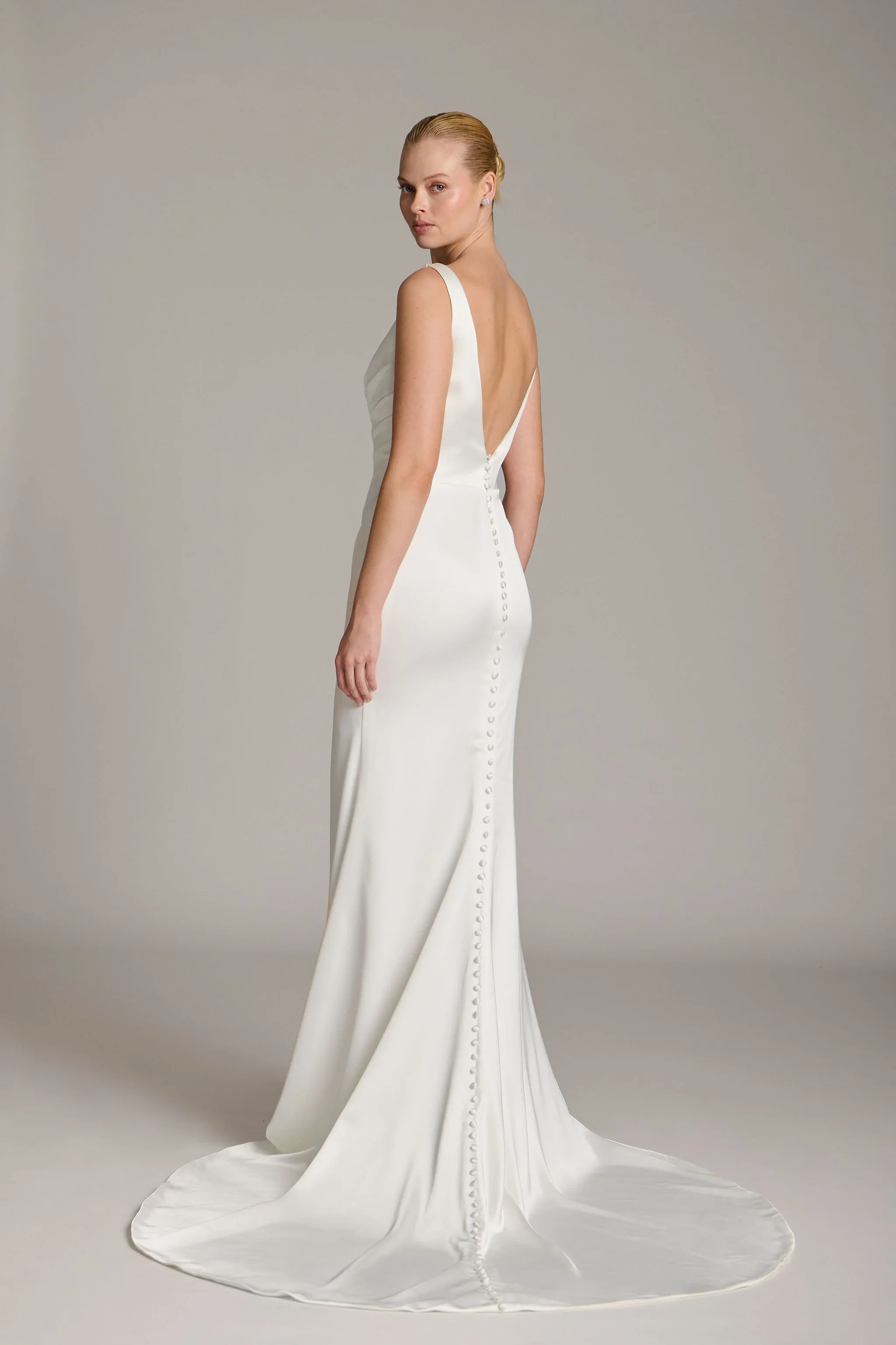 Chloe_II_109393-Curator-The_Label_2026.webp
