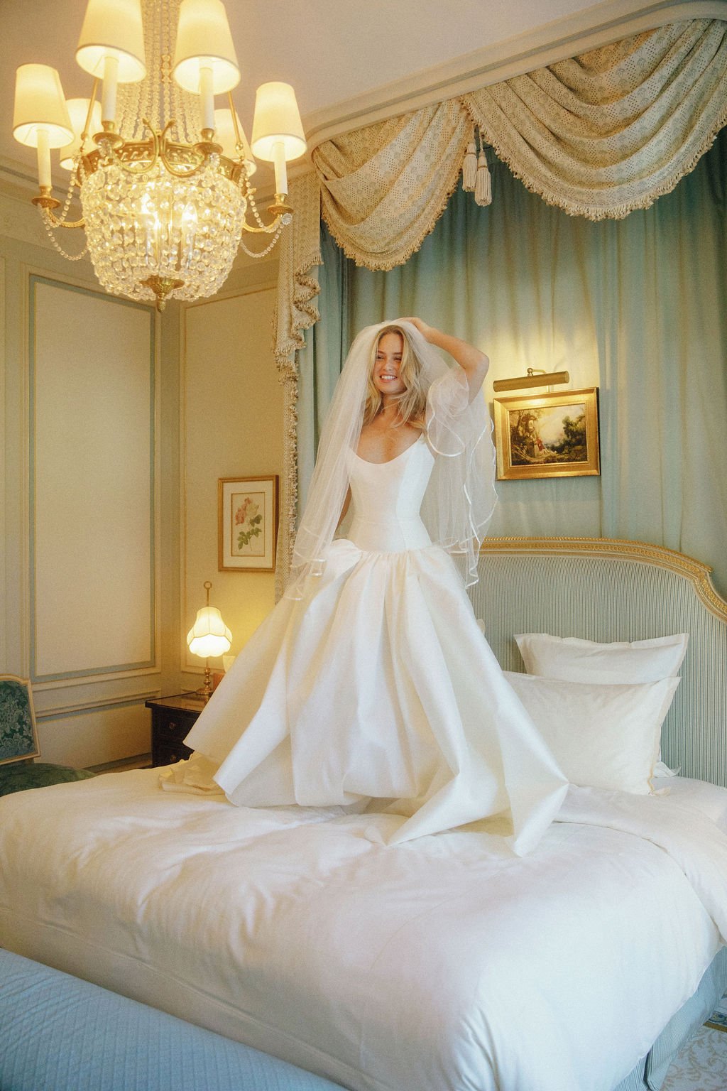 The_Bridal_Curator_Sarah_Seven_9C1A9948grainier2.jpg