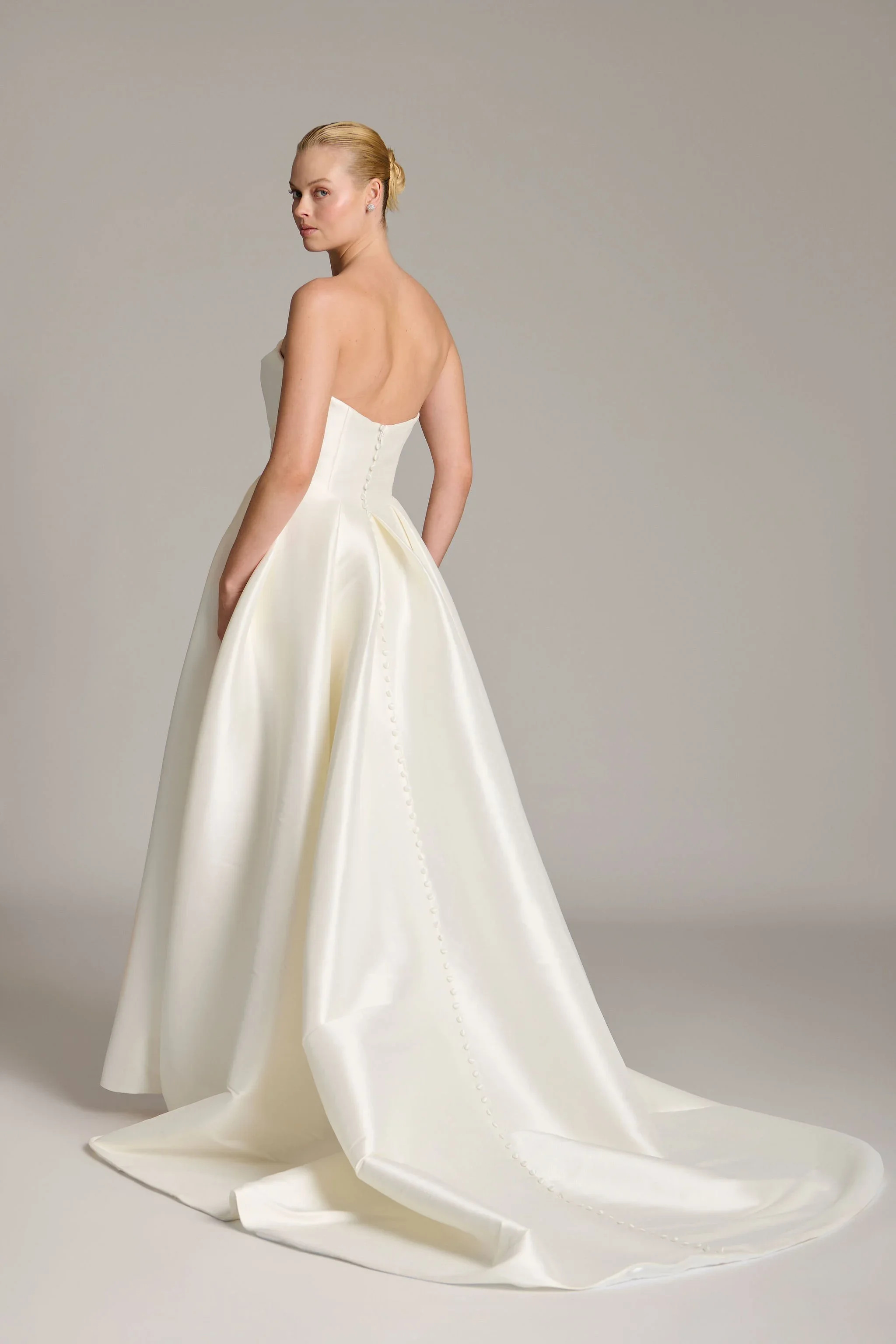 Helena_108035-Curator-The-Label-2026.webp