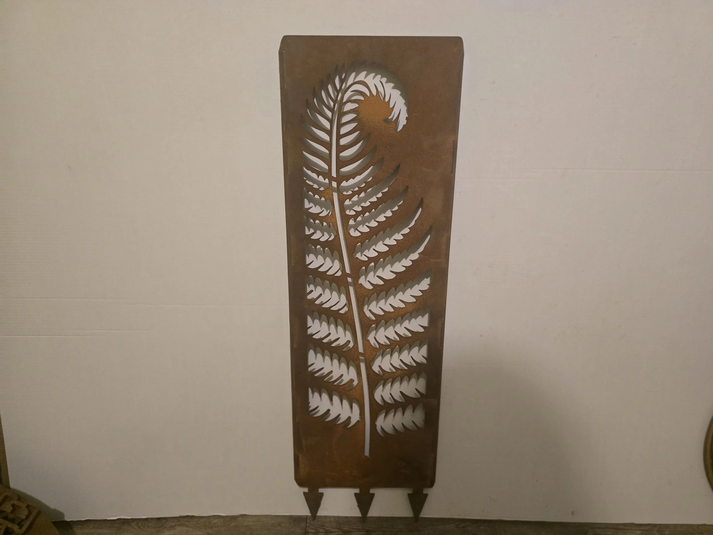 Fern Spiked Screen - Reduced To Clear