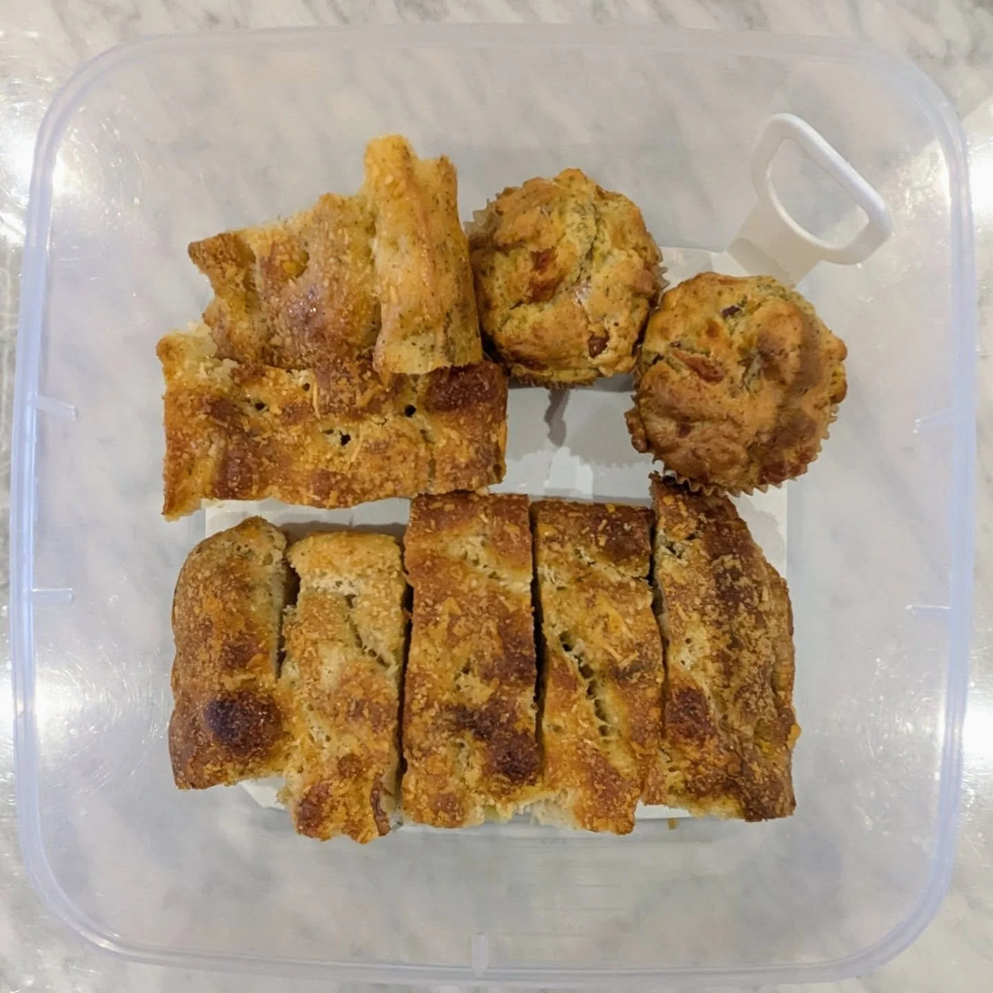 A rare weekend of baking and sewing. I made gift bags with the extra fabric at home for Christmas 🎁 #giftwrappingideas #christmasgifts