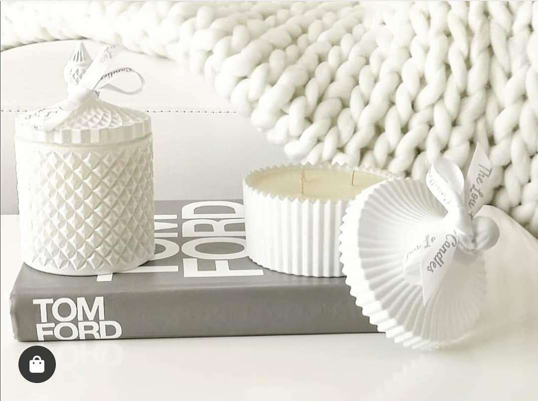 All white on a Friday evening. Here are our matte white ridged vintage and matte white geo diamond vessels looking absolutely stunning in this picture. Thank you @thelouloucandles for letting us use your picture, they do some fantastic work and their