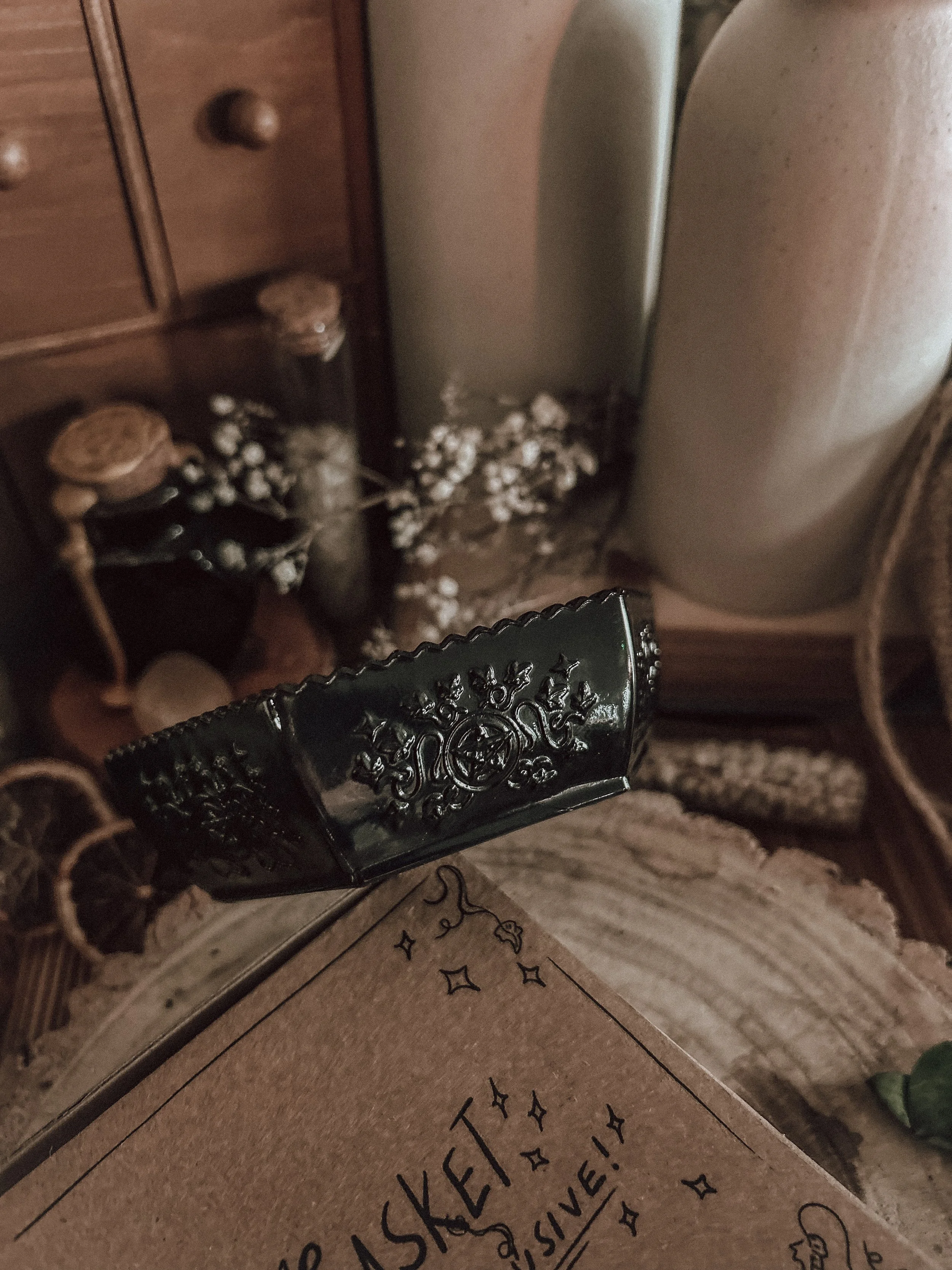 December witch casket - money magick -15.jpg