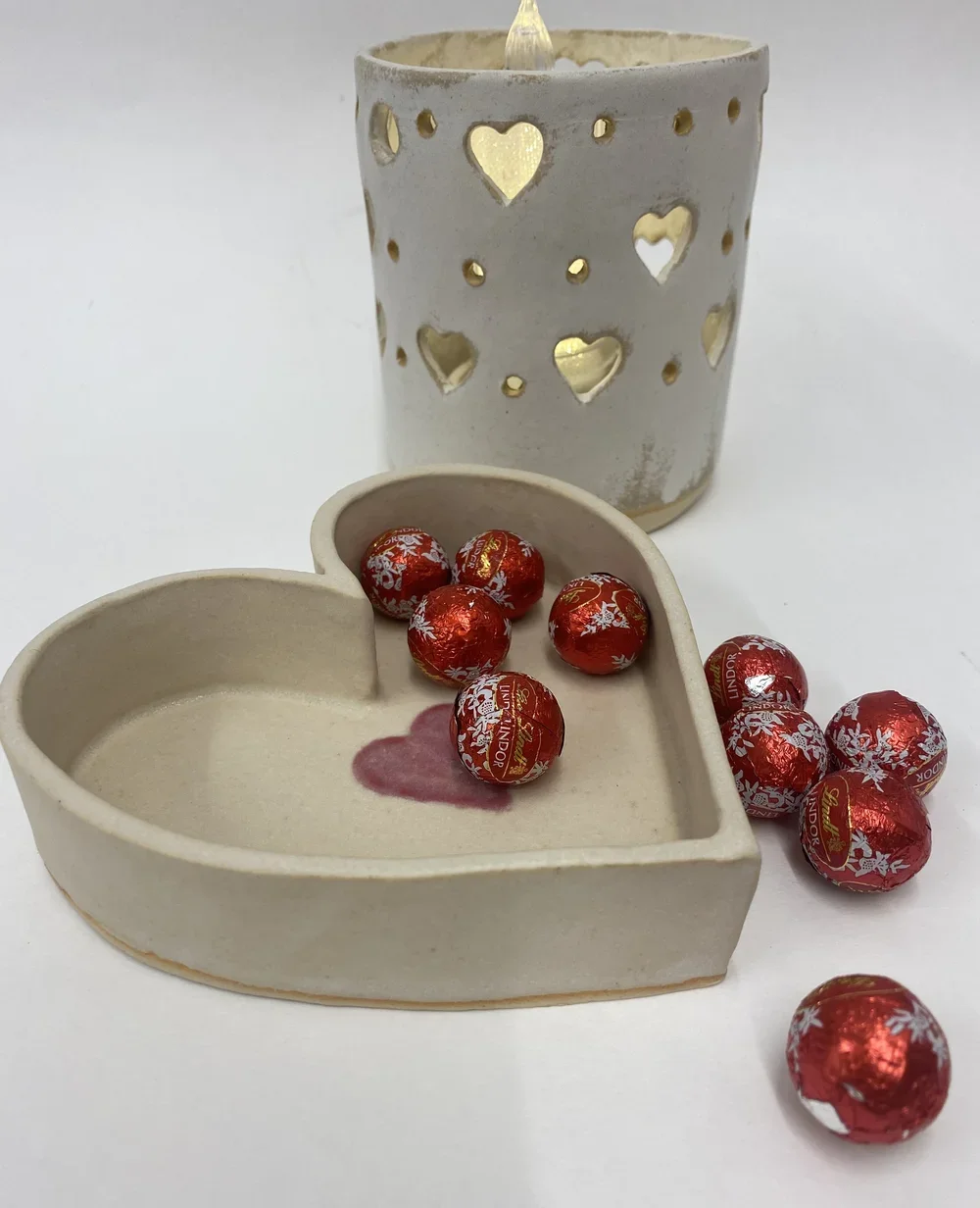 Young at Art - Paper Clay Trinket Dishes with Sue Maddocks 