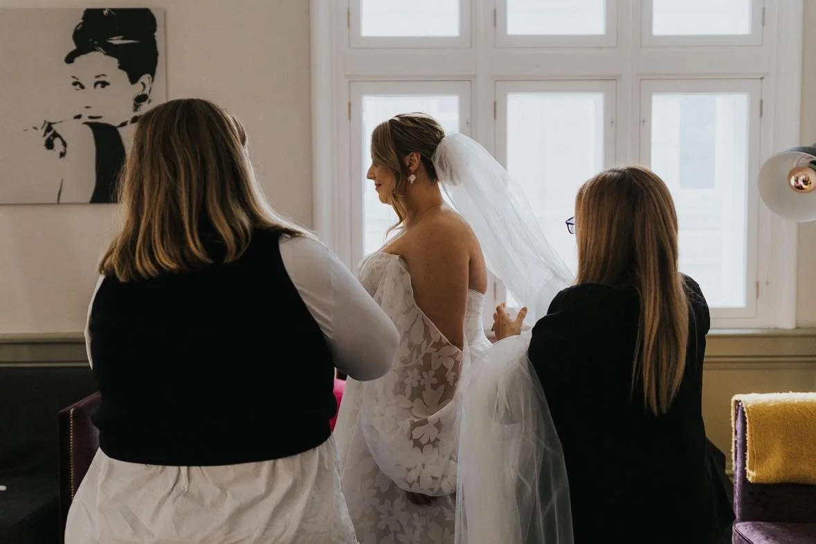 Finishing touches for Lauren! 