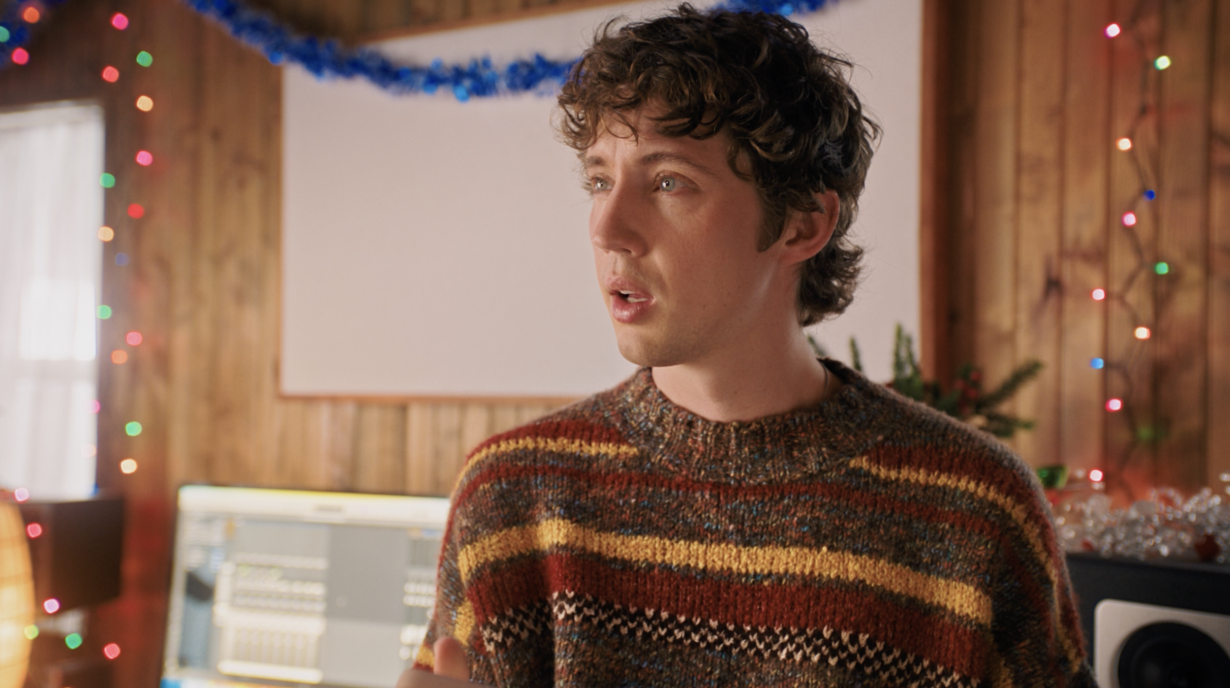 Smirnoff - Snowed in with Troye Sivan