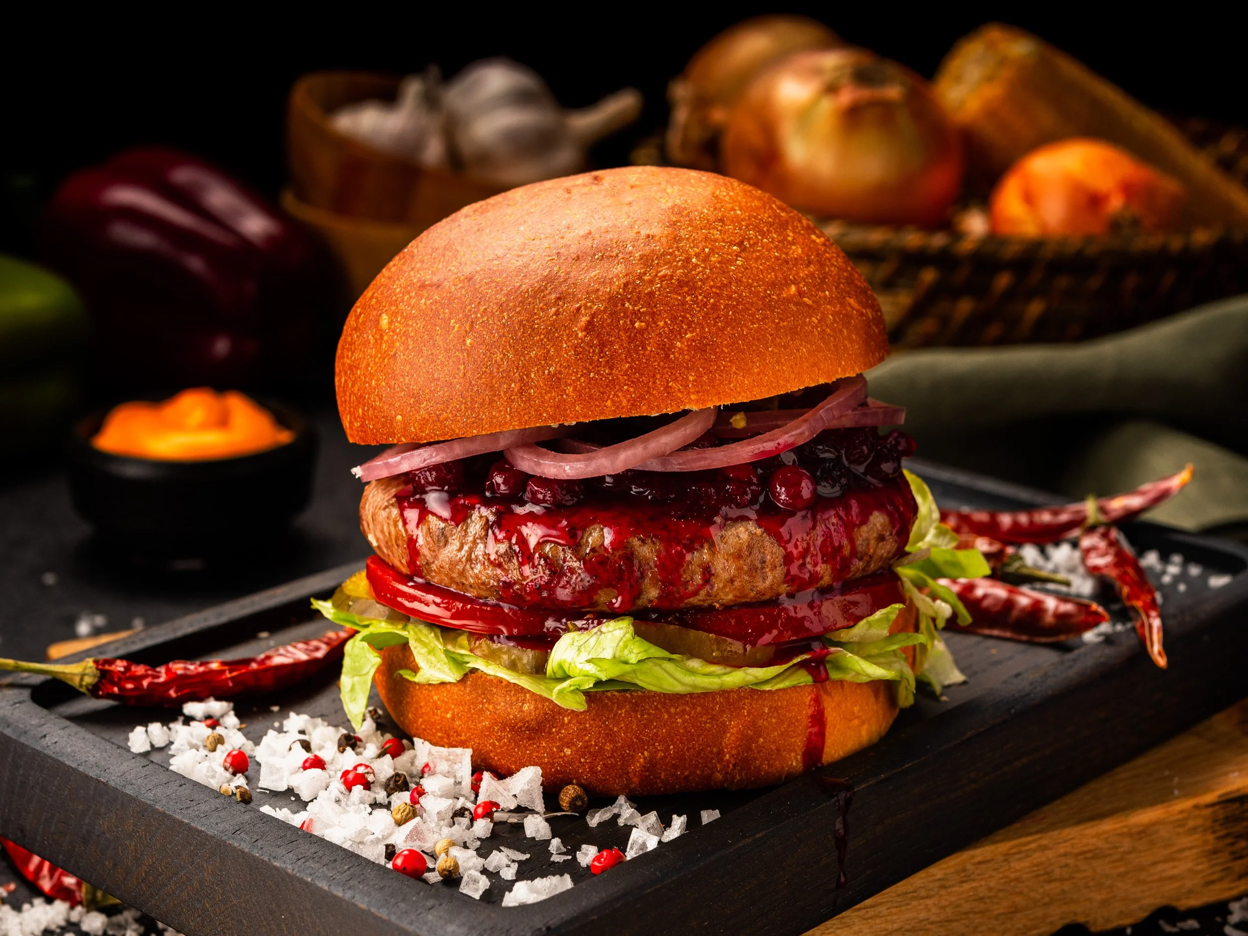 Food Photographer Xenia Rizova – Menu Photoshoot for Restaurant Likes Burger, Moscow – Burger with Cranberry Sauce
