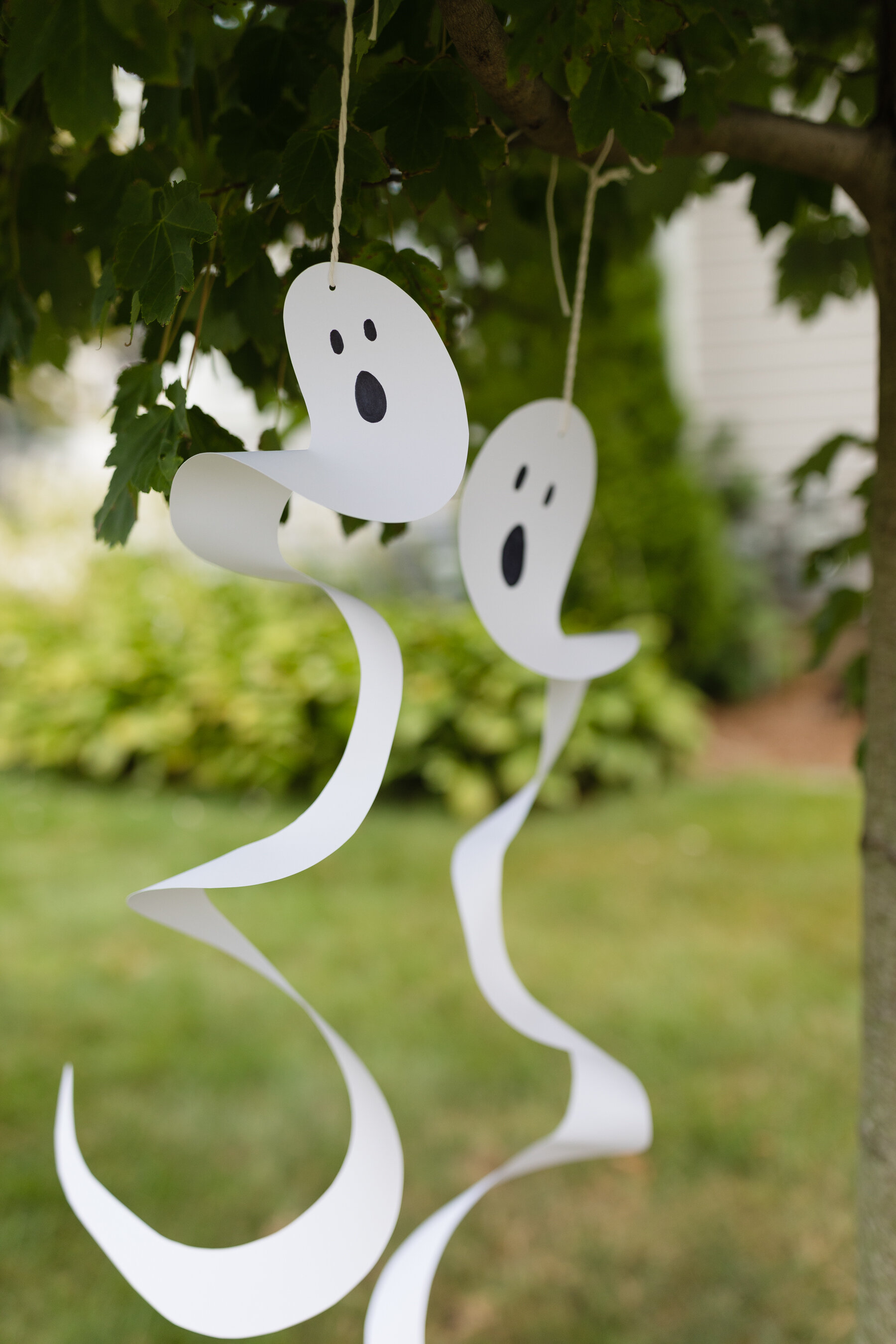 Easy Ghost Decorations — The Crafty Mommy