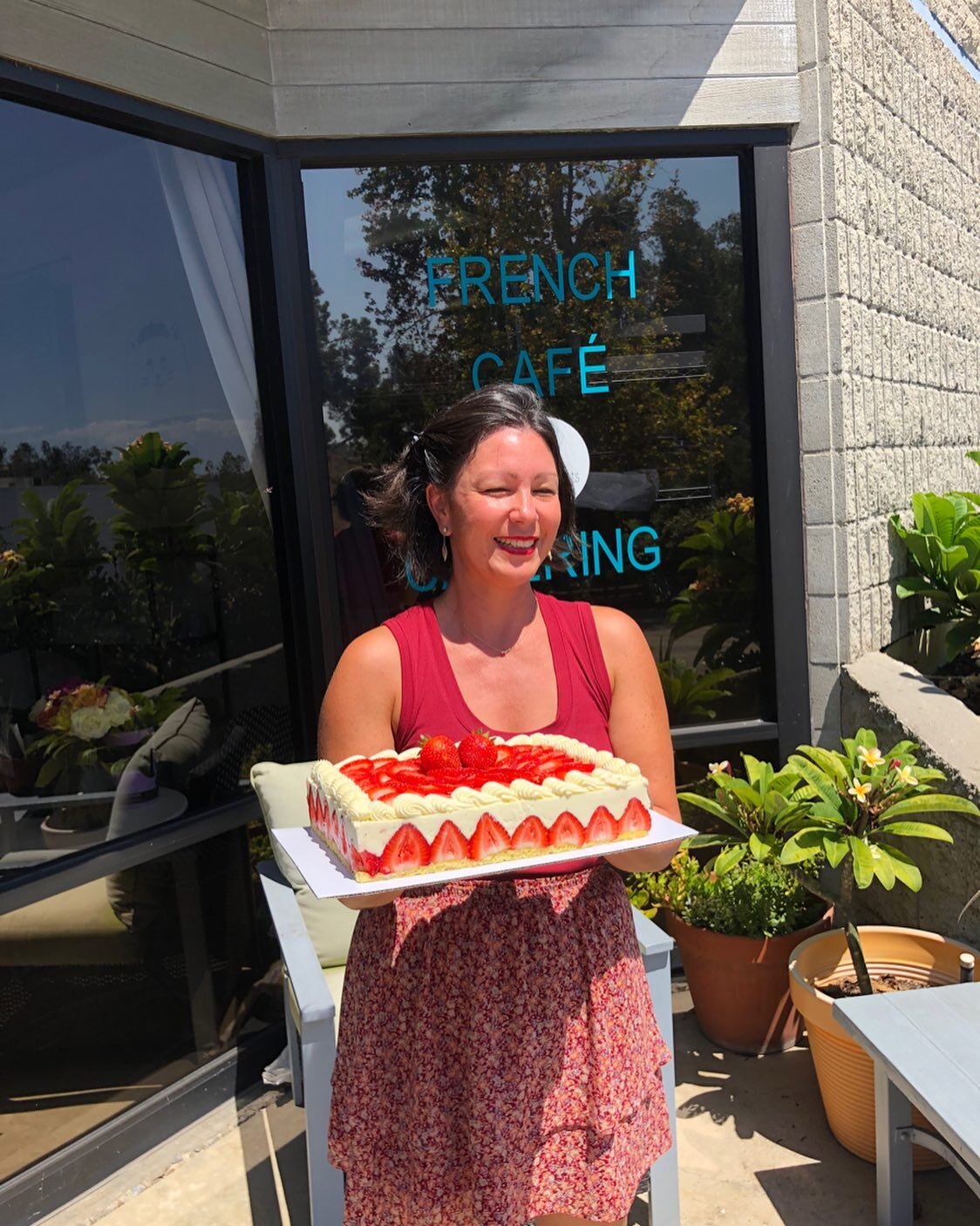 &hearts;️&hearts;️&hearts;️🍓🍓🍓

All red!! 
Strawberry cake &ldquo;fraisier&rdquo; is a good way to celebrate with passion&hellip;

#fraisier #cake #frenchcake #frenchbakery #carlsbad #encinitas #leucadia #bressi_ranch #thefrenchdelights