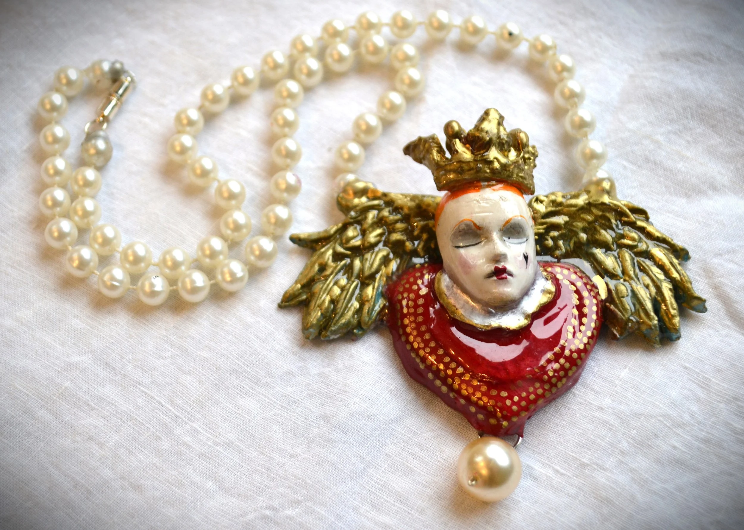Red Heart Queen necklace 3.jpg