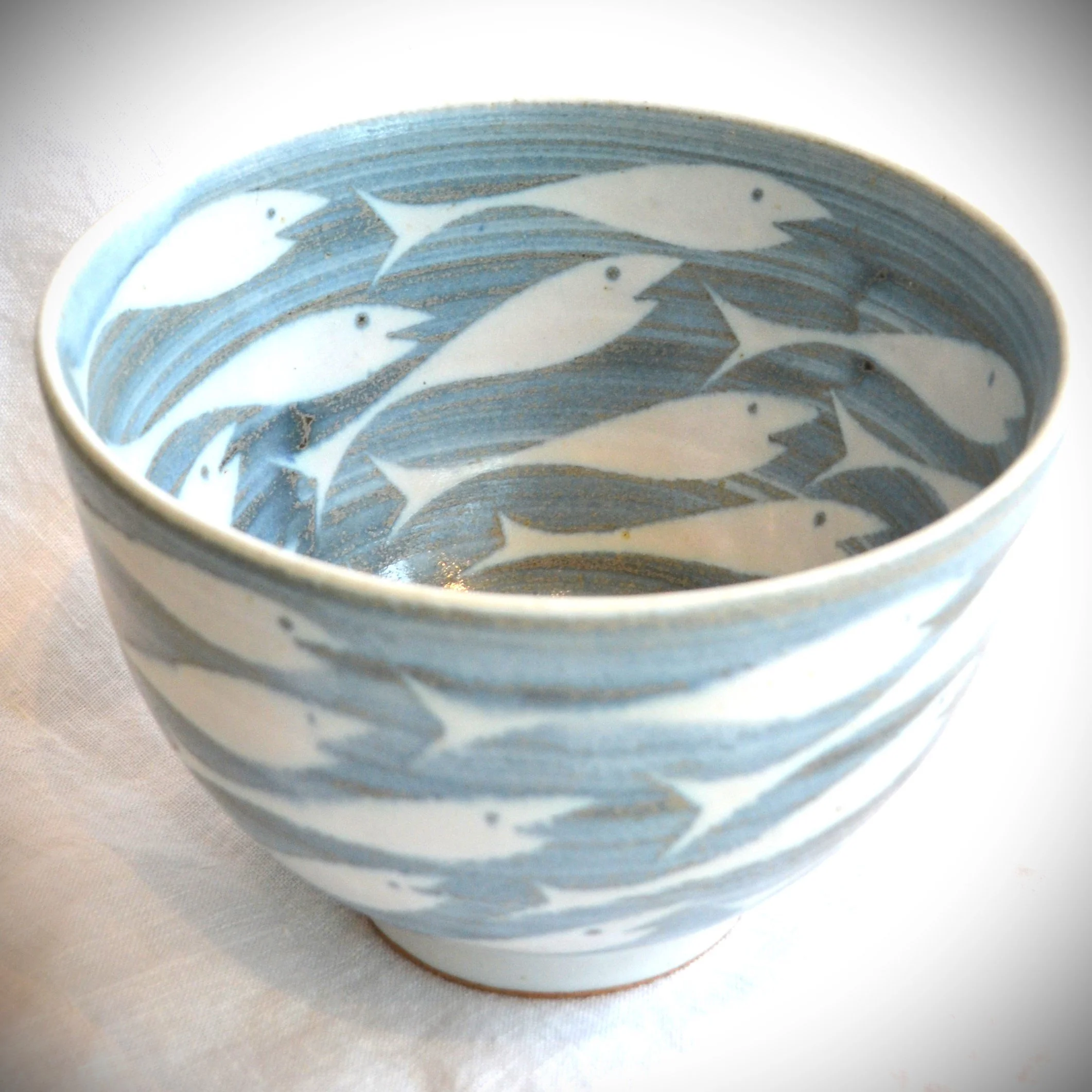 tall side bowl fish 2.jpg