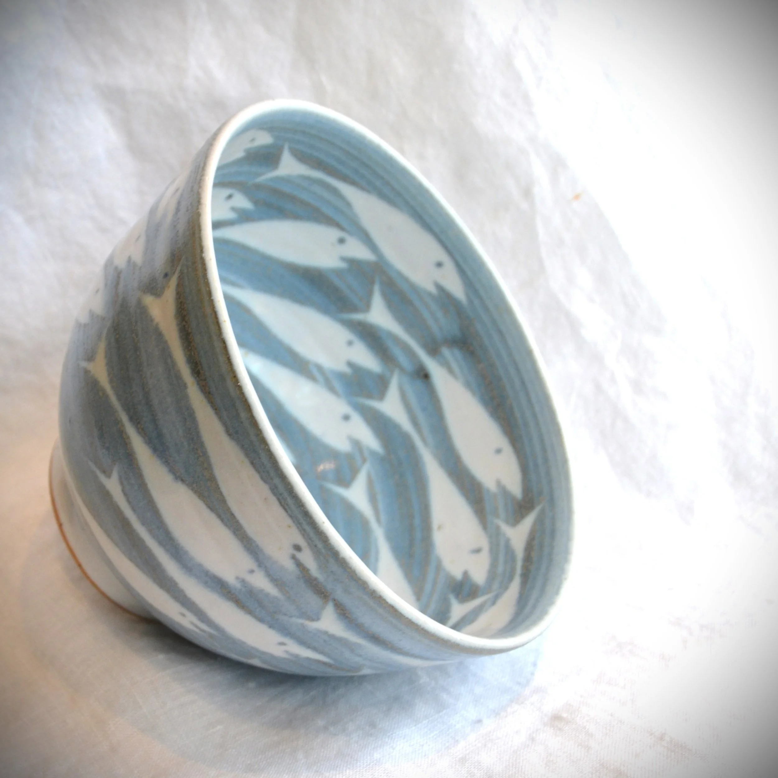 tall side bowl fish 1.jpg