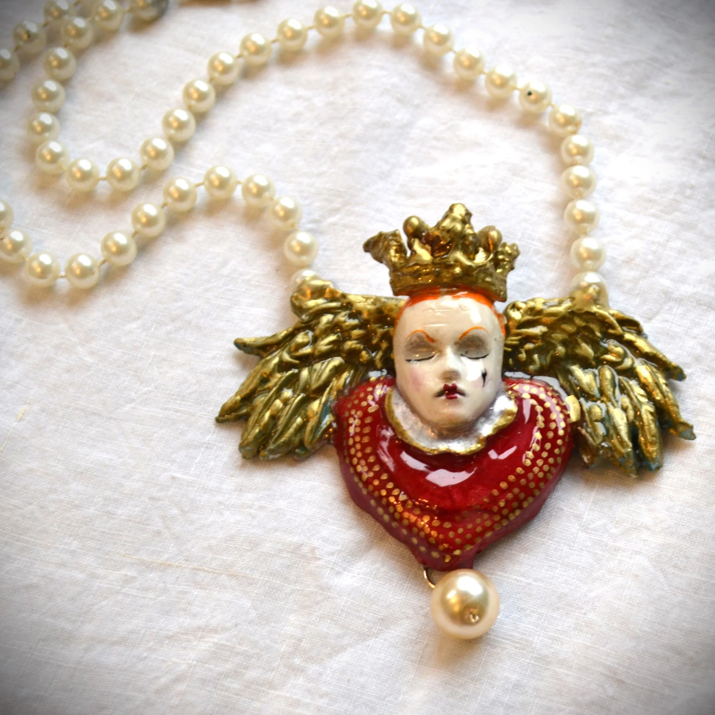 Red Heart Queen necklace 1.jpg
