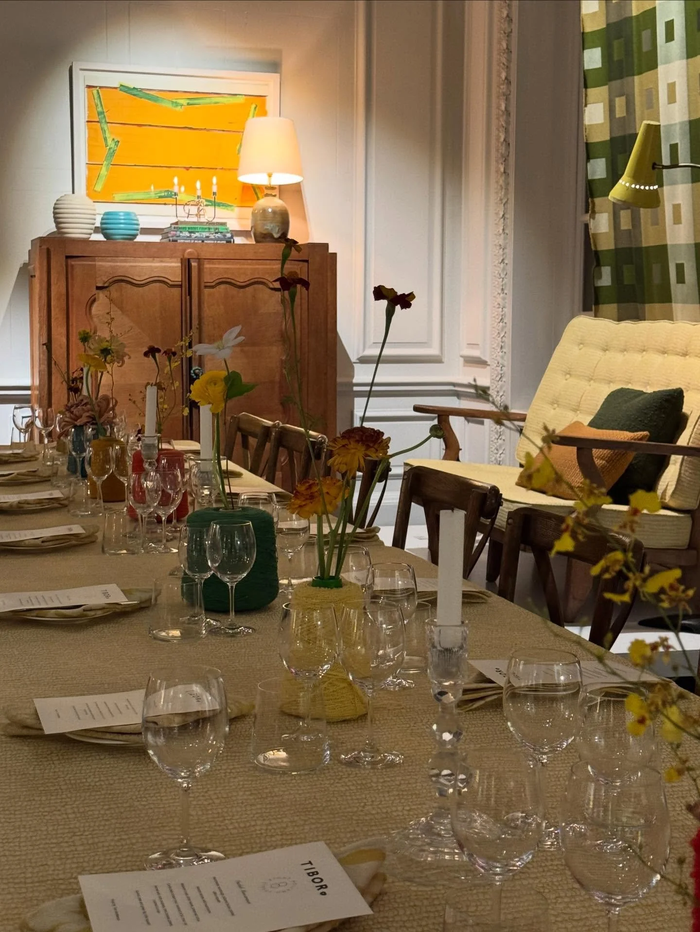 Some very considered florals for @tiborreich at @8hollandstreet 
My textile degree finally met with flowers in these table scapes

One of the most beautiful jobs I&rsquo;ve ever been a part of