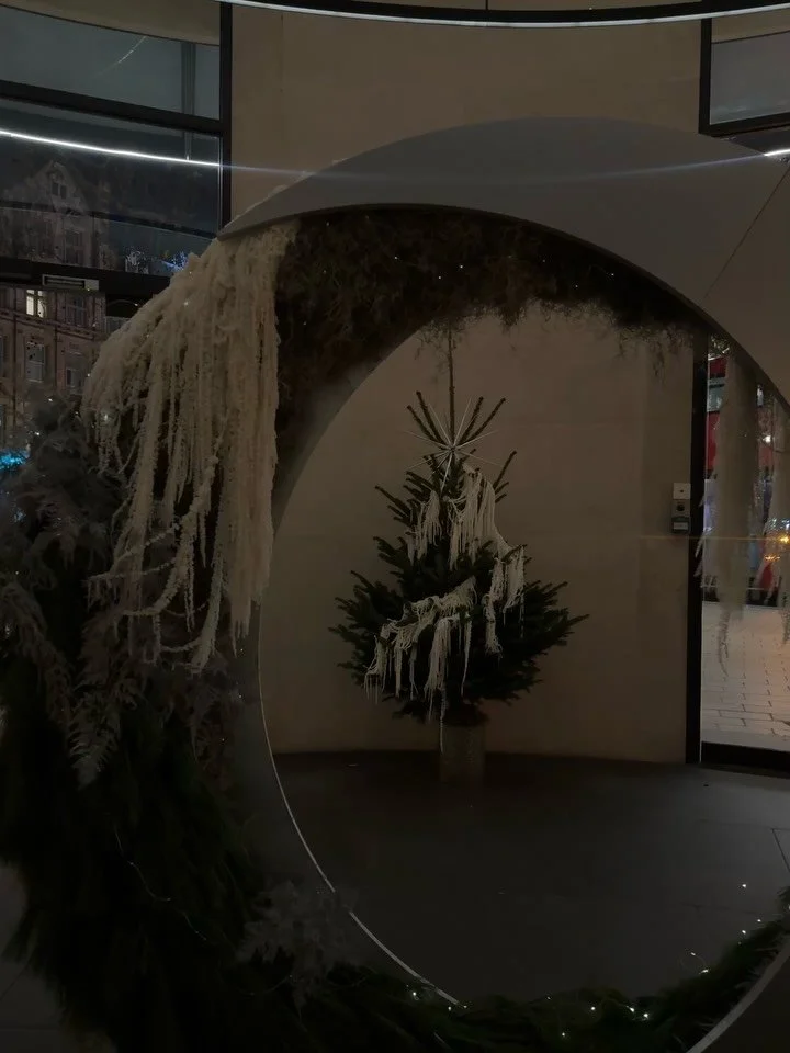 Thank you for having us this Christmas @melondonhotel @me_by_melia 

Special thank you to @federica.at.clark @hollycurran @w.are.f for the trust with my vision 🌙 

Big thank you to the moon makers and bespoke metal planters @fables_creative and moon