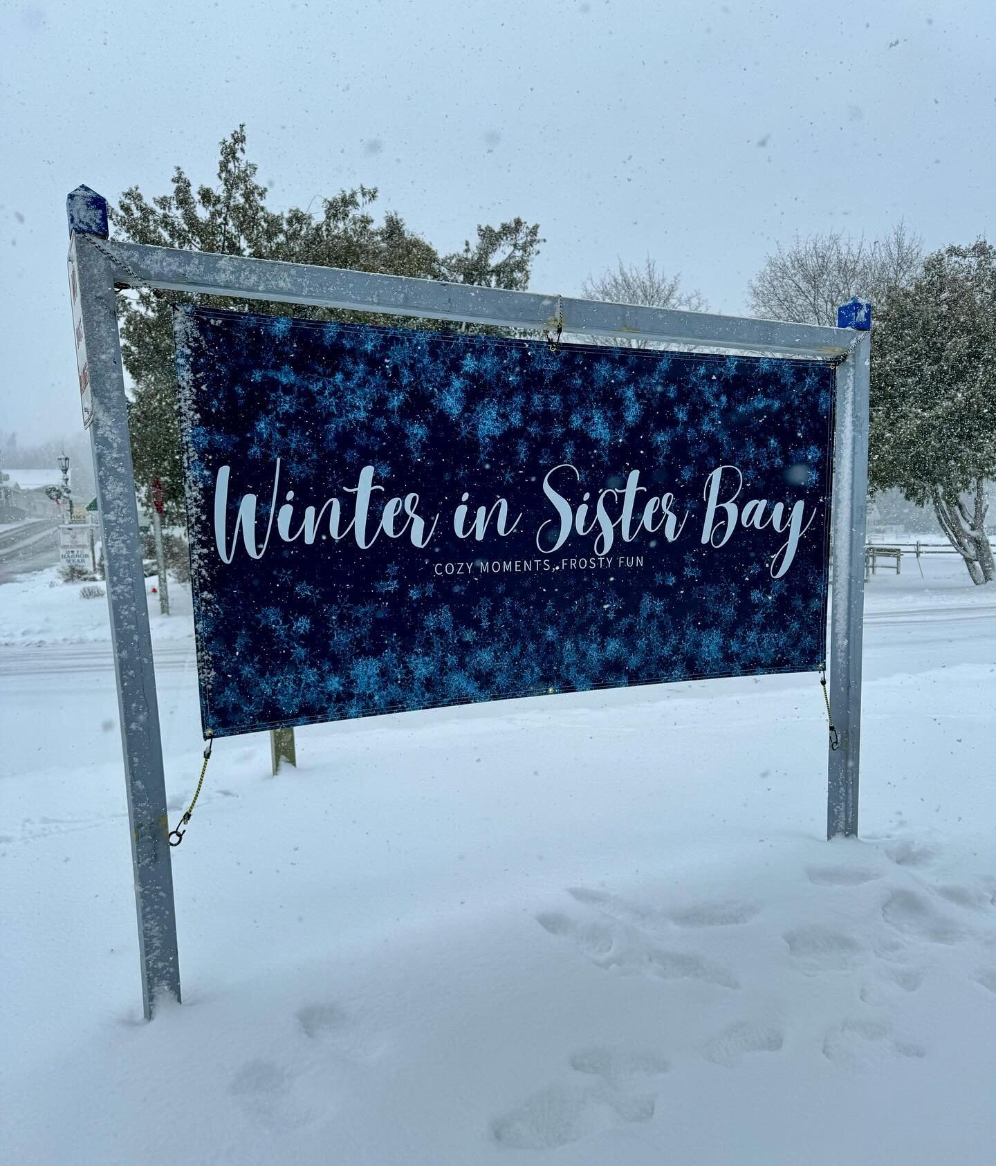 ❄️Feeling like a snow globe today❄️

#sisterbay #doorcounty #sisterbaywi #travelwisconsin #discoverwisconsin #snow #snowday #winter #blizzard
