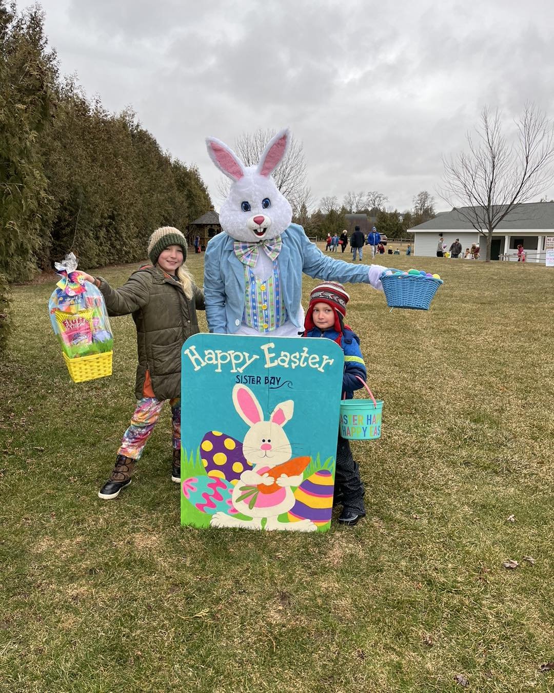 Happy Easter!! 🐇 

Thank you to everyone who came out to our egg hunt yesterday! Pictured are our Golden Egg winners from each age group!

#sisterbay  #doorcounty #egghunt #community