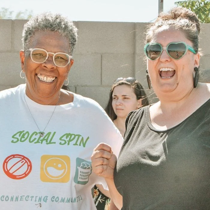 Arizona laundromat offers free haircuts, meals to those in need — Local