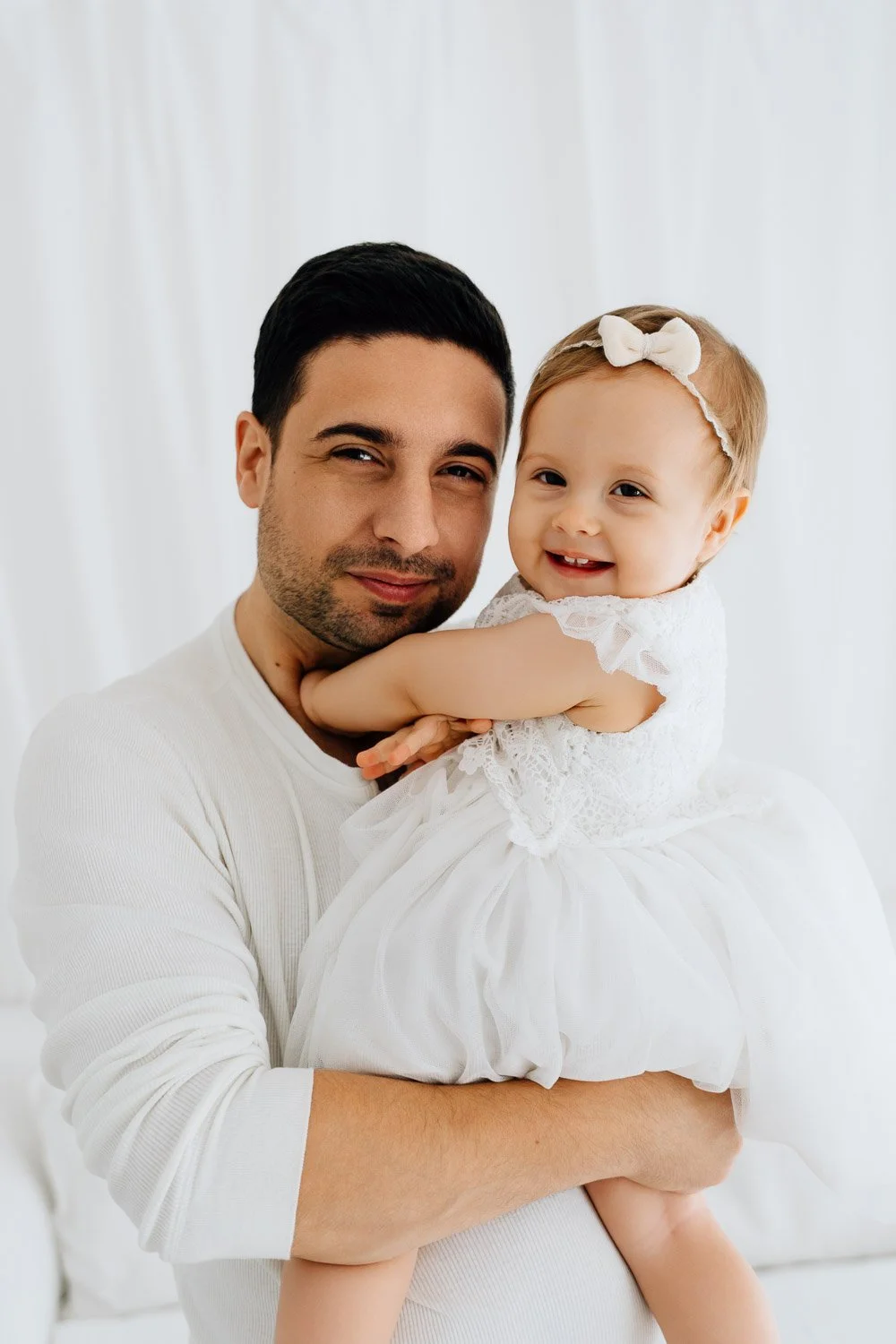 wunderschönes Geburtstagsshooting, liebevolle Geburtstagsfotos zum 1.Geburtstag, im Tageslichtstudio in Prien am Chiemsee für Rosenheim, Traunstein und Chiemgau