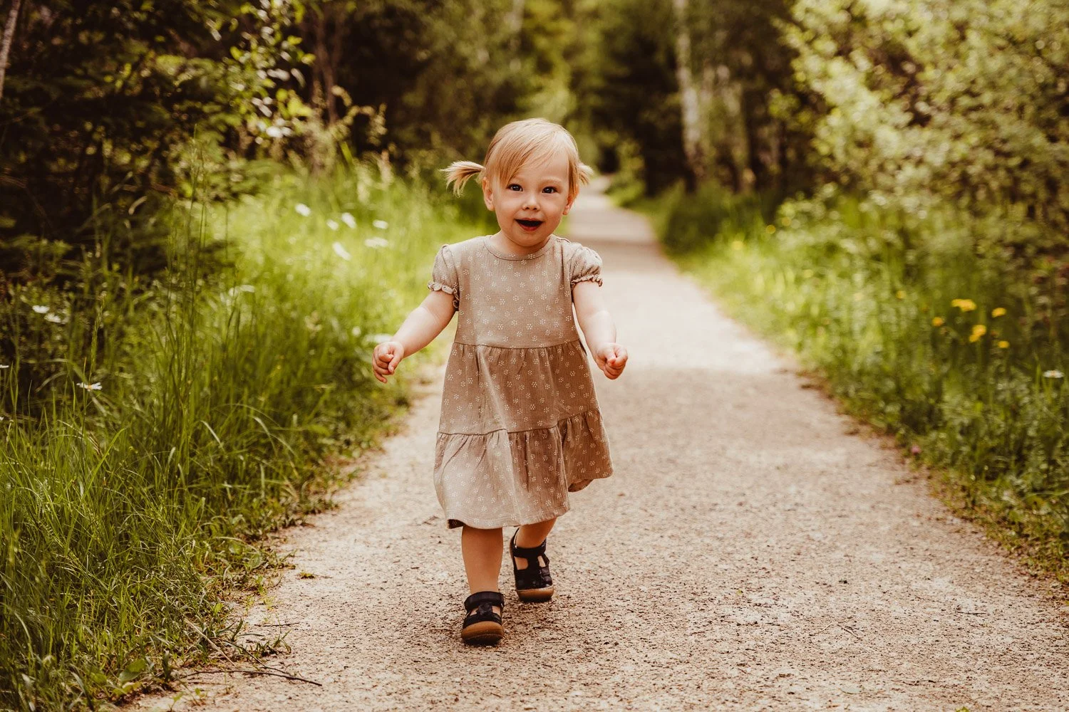 natürliche Familienfotos in einem entspannten Familienshooting für Prien am Chiemsee, Rosenheim, Traunstein  Chiemsee, Chiemgau