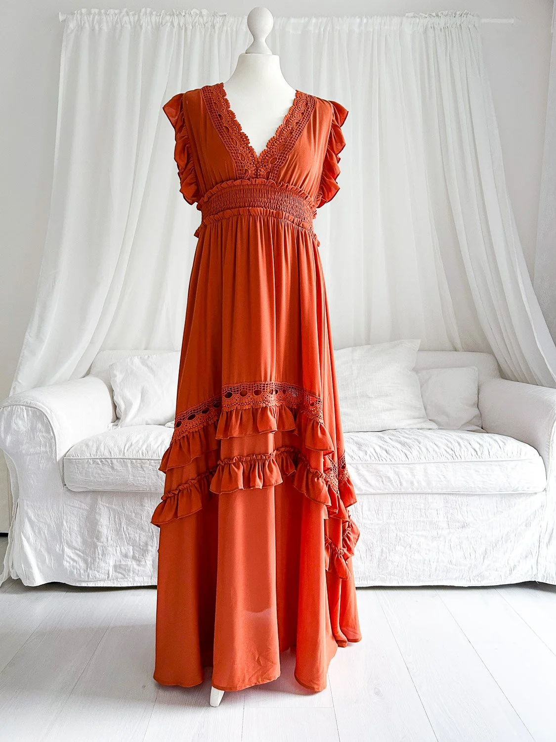 wunderschönes Shootingkleid für  Babybauchfotos von Babybauchfotografin Jacqueline Wilms für ein einzigartige Babybauchshooting  in Prien am Chiemsee, Rosenheim, Traunstein, Wasserburg, München und dem Chiemgau