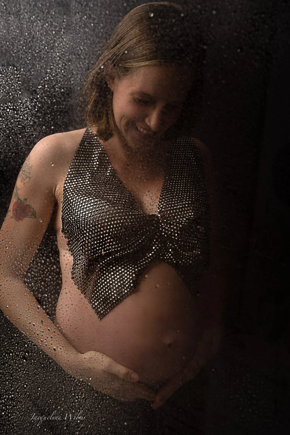 wunderschönes Shootingkleid für  Babybauchfotos von Babybauchfotografin Jacqueline Wilms für ein einzigartige Babybauchshooting  in Prien am Chiemsee, Rosenheim, Traunstein, Wasserburg, München und dem Chiemgau