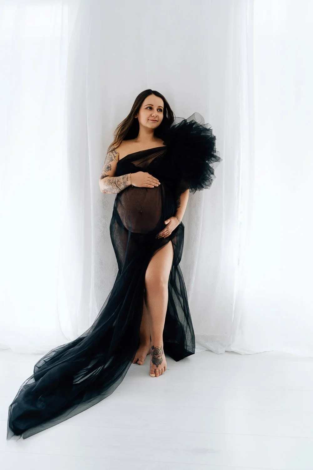 wunderschönes Shootingkleid für  Babybauchfotos von Babybauchfotografin Jacqueline Wilms für ein einzigartige Babybauchshooting  in Prien am Chiemsee, Rosenheim, Traunstein, Wasserburg, München und dem Chiemgau