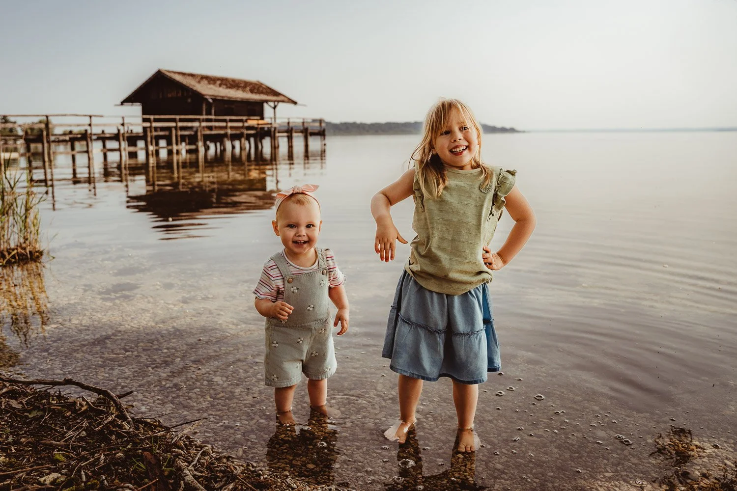 natürliche Familienfotos in einem entspannten Familienshooting für Prien am Chiemsee, Rosenheim, Traunstein  Chiemsee, Chiemgau