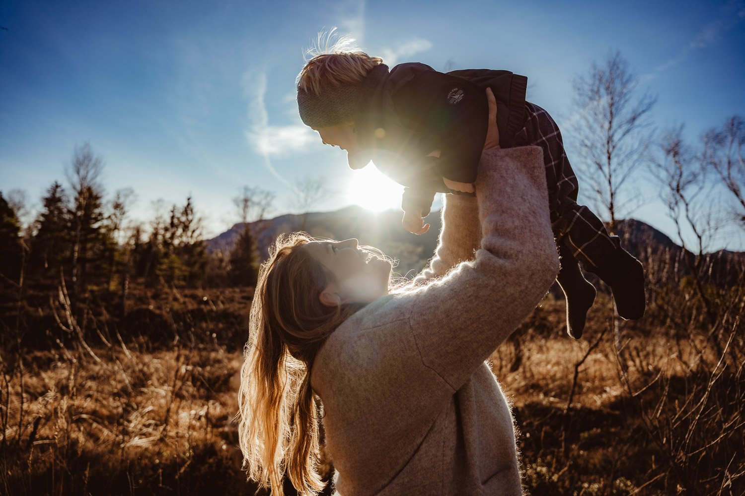 natürliche Familienfotos in einem entspannten Familienshooting für Prien am Chiemsee, Rosenheim, Traunstein  Chiemsee, Chiemgau