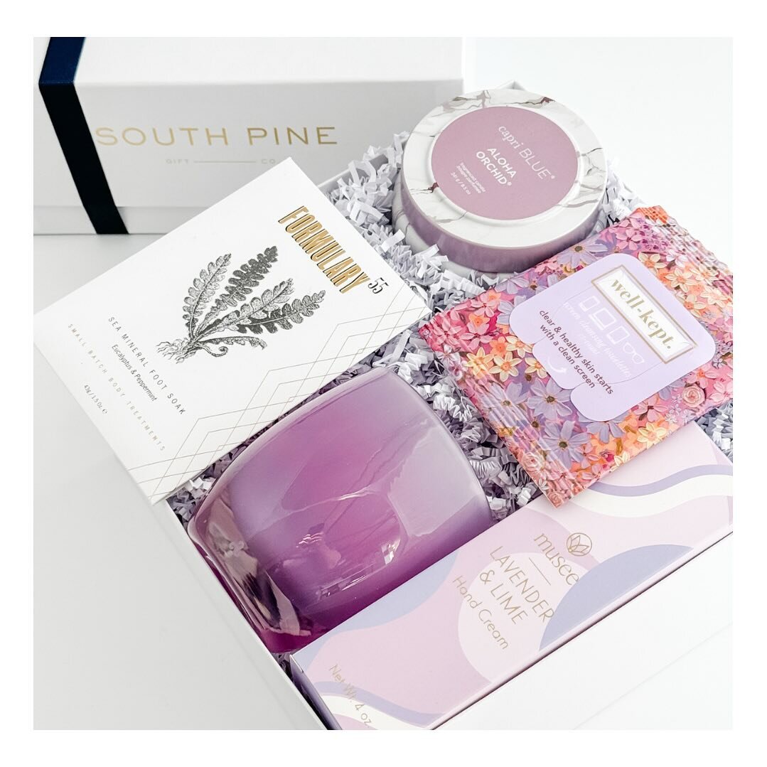 Thinking of spring and gifts for mom. Shop Mother&rsquo;s Day gifts at southpinegiftco.com

#giftsformom #mothersdaygifts #giftboxes #momappreciation #mothersday #giftsforher #welovemoms #appreciationgifts #momlife #giftwell #thoughtfulgifts #southpi