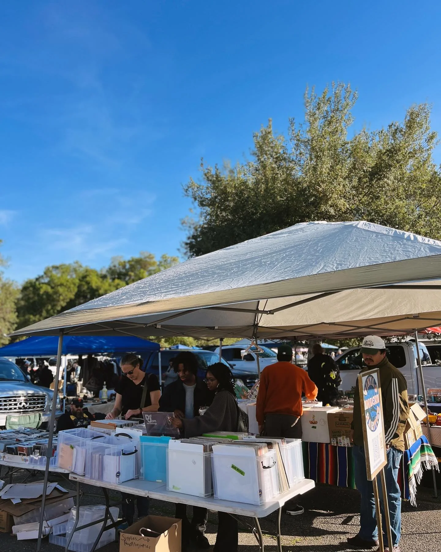 Good morning, Sacramento! The December Faire is OPEN at Sleep Train Arena (East Entrance &amp; Truxel Road). Come find your perfect holiday gifts and decor until 3pm 🎁✨