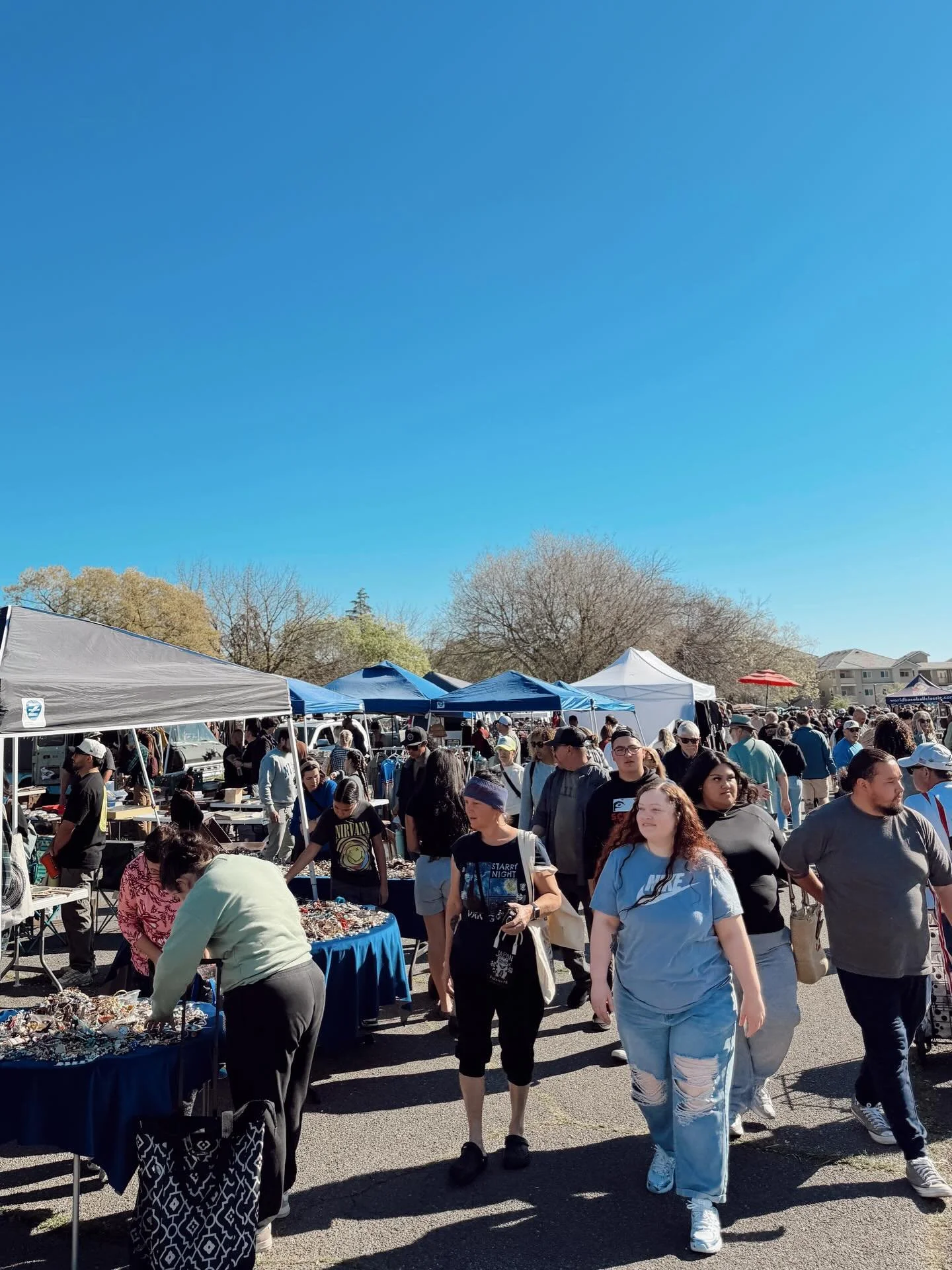 Good morning, Sacramento! The April Faire is OPEN at Sleep Train Arena (East Entrance Drive &amp; Truxel Road). Come on down and shop with us until 2pm 🌤️🌸