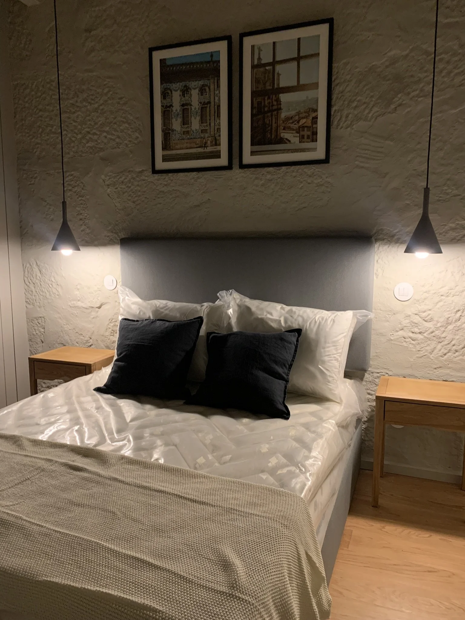 Bonjardim 1108 Building (6 Apartments).
Photos from the final assemblies