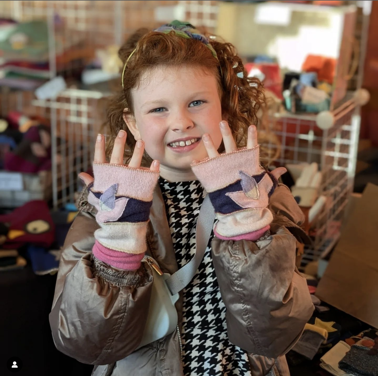 Mitzibell Mittens at Trashy Holiday Market