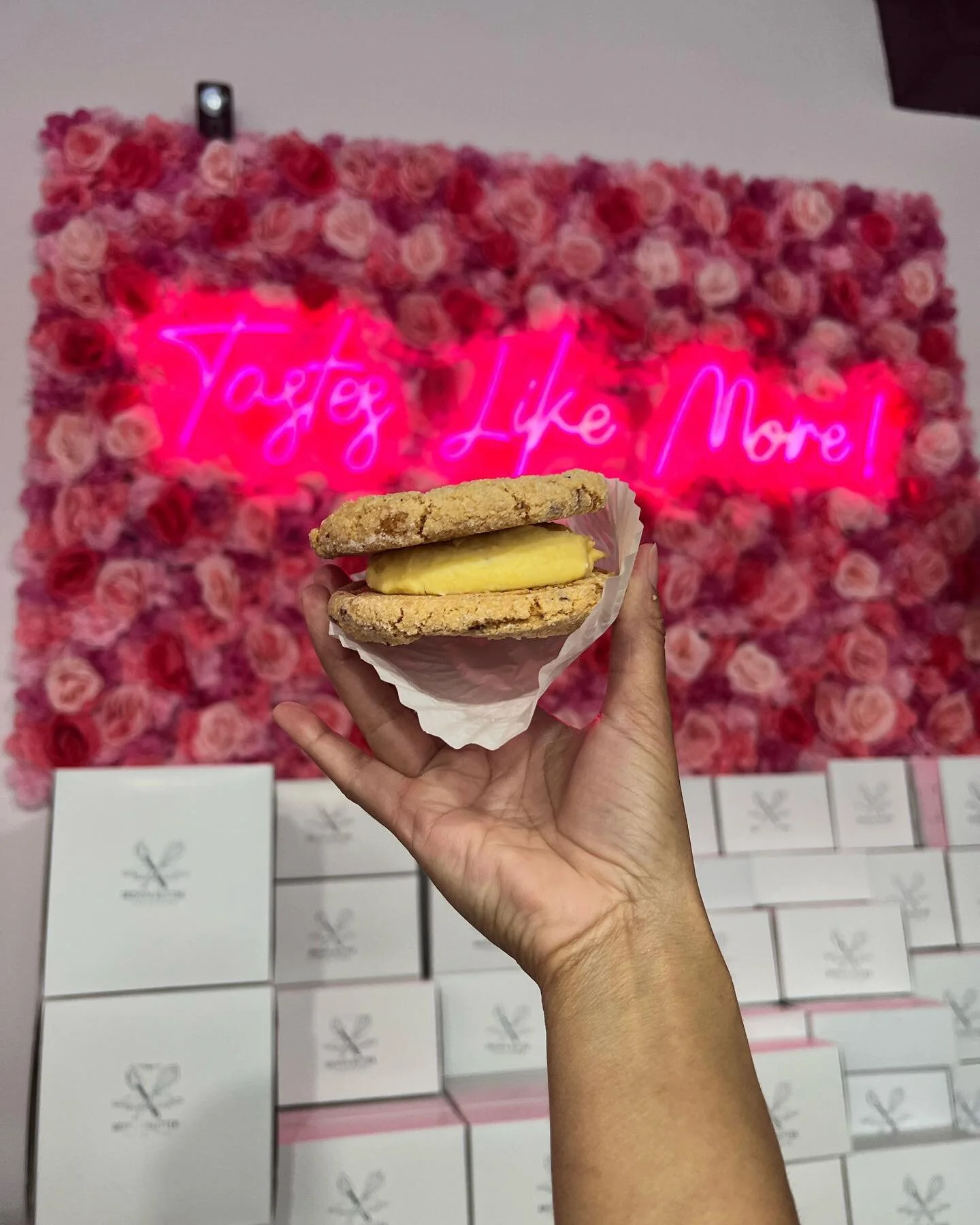 Introducing our mouthwatering Signature Brown Butter Maple Toffee Cookie Sammie! 😍🌟 Indulge in the perfect balance of flavors and textures with our delectable creation. Picture this: two heavenly cookies hugging a luscious center of Brown Butter Va