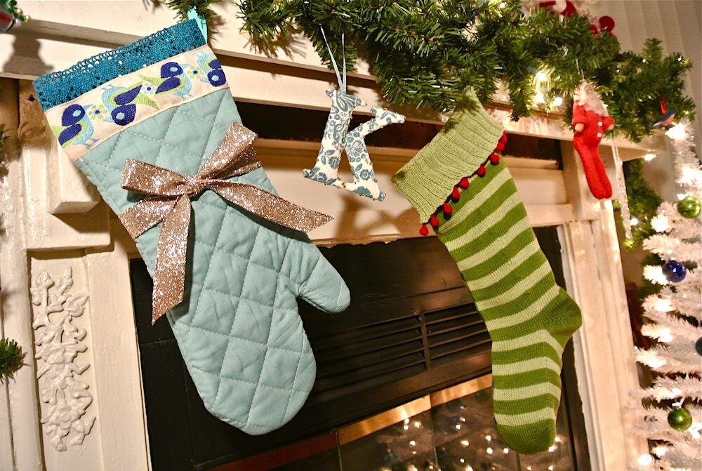 Stocking-Stuffer-Oven-Mitts-Gloves-By-Katherine.jpg