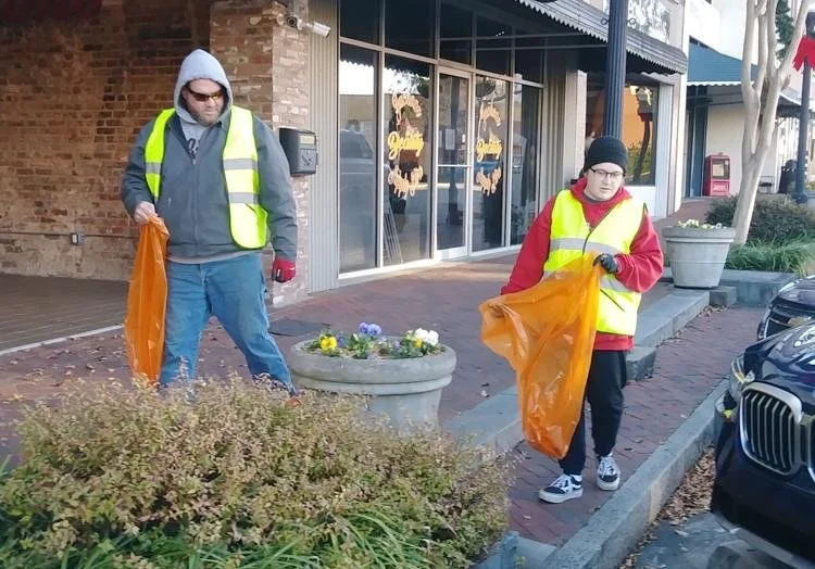 Small group doesn't let cold weather stop them on last 2021 Jackson Cleanup Day (GA)