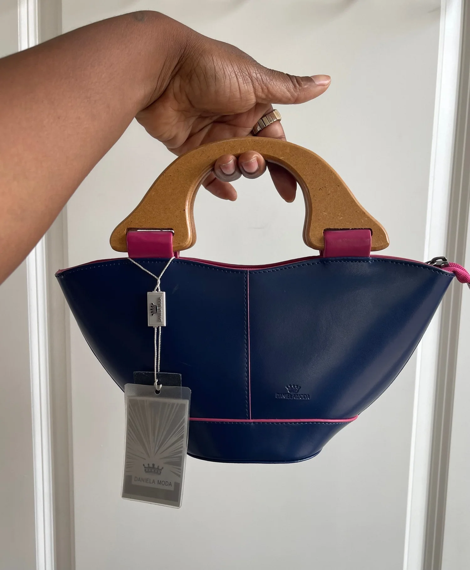 Daniela Moda Leather / Wood Handle Bag — MY Thrift Fix