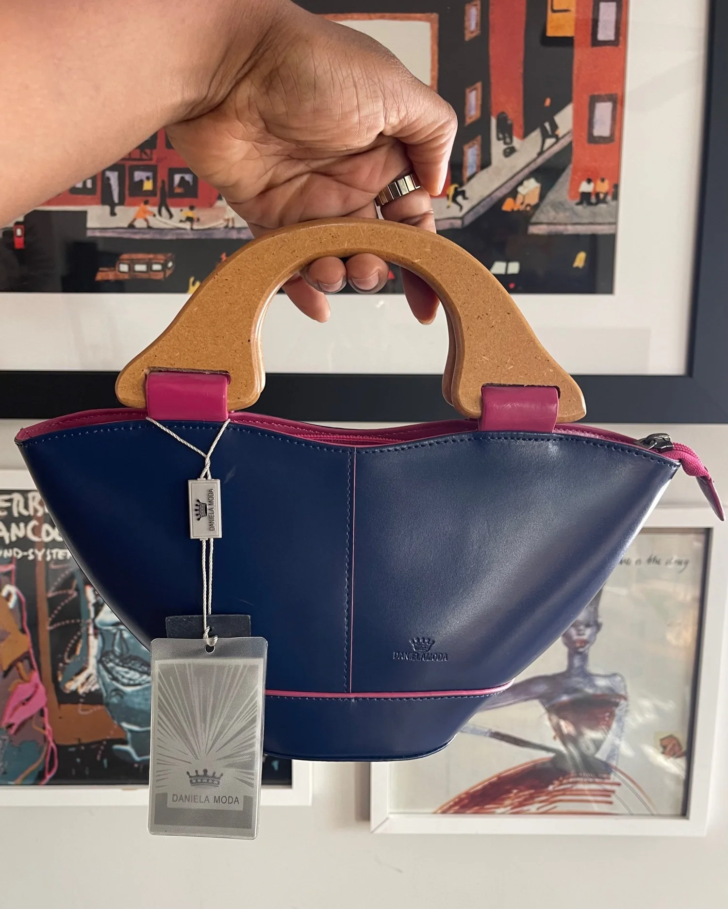 Daniela Moda Leather / Wood Handle Bag — MY Thrift Fix