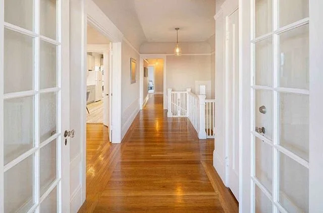 These Marina style flats are my FAVORITE! And French doors? 😍 This top floor condo&rsquo;s price was just reduced by $80k! The lower flat is also for sale! 2 bed/2 bath and over 1,550 sq ft. w/ 3 car tandem parking 😯  #sanfranciscorealestate #sfrea